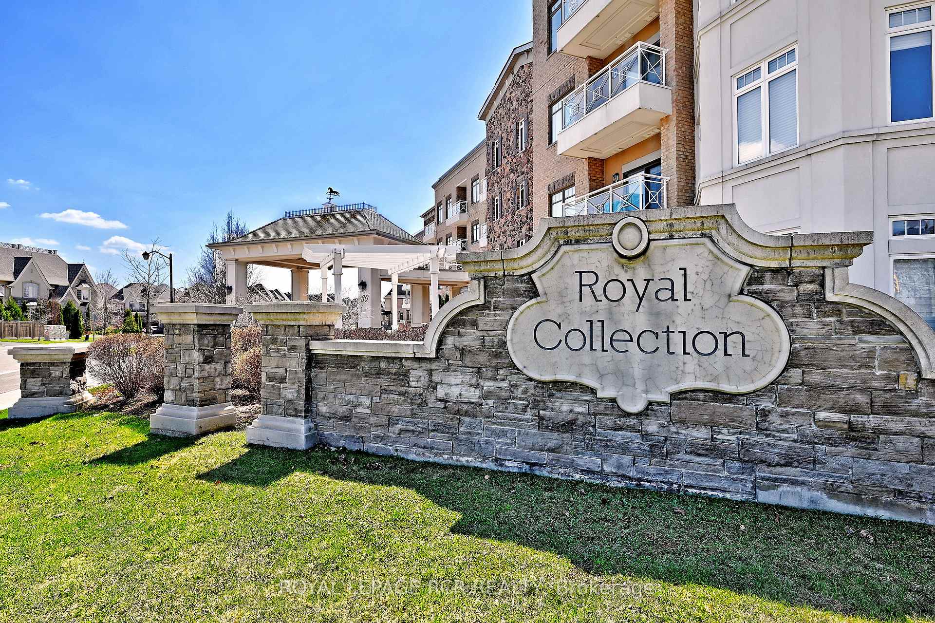416 - 80 Burns Boulevard King Ontario Canada Sale residential Debbie Martin Royal LePage RCR Realty, Brokerage *