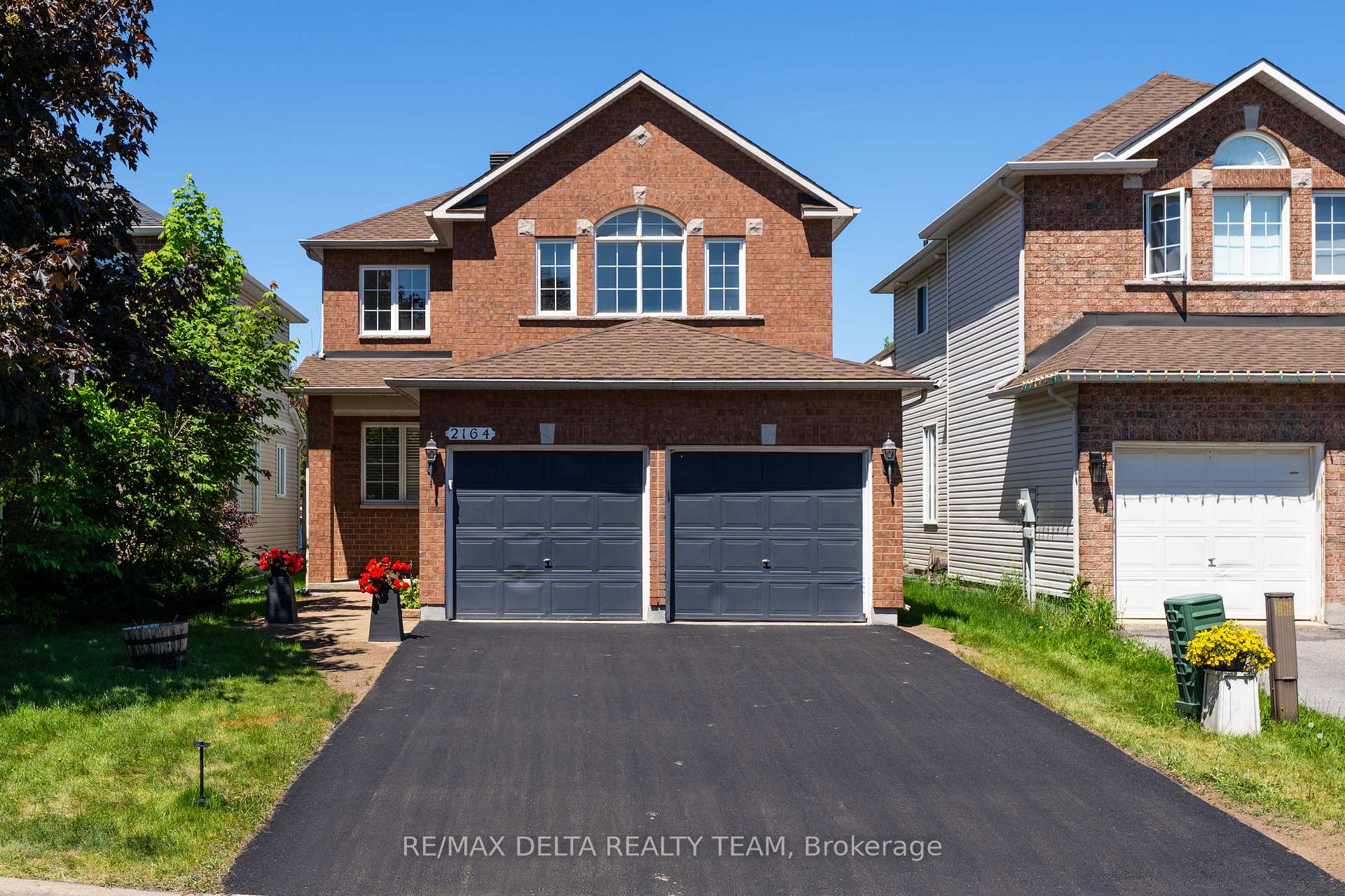 2164 Sojourn Street Ottawa Ontario Canada Sale residential Christiane Lafleur RE/MAX HALLMARK REALTY GROUP Brokerage *
