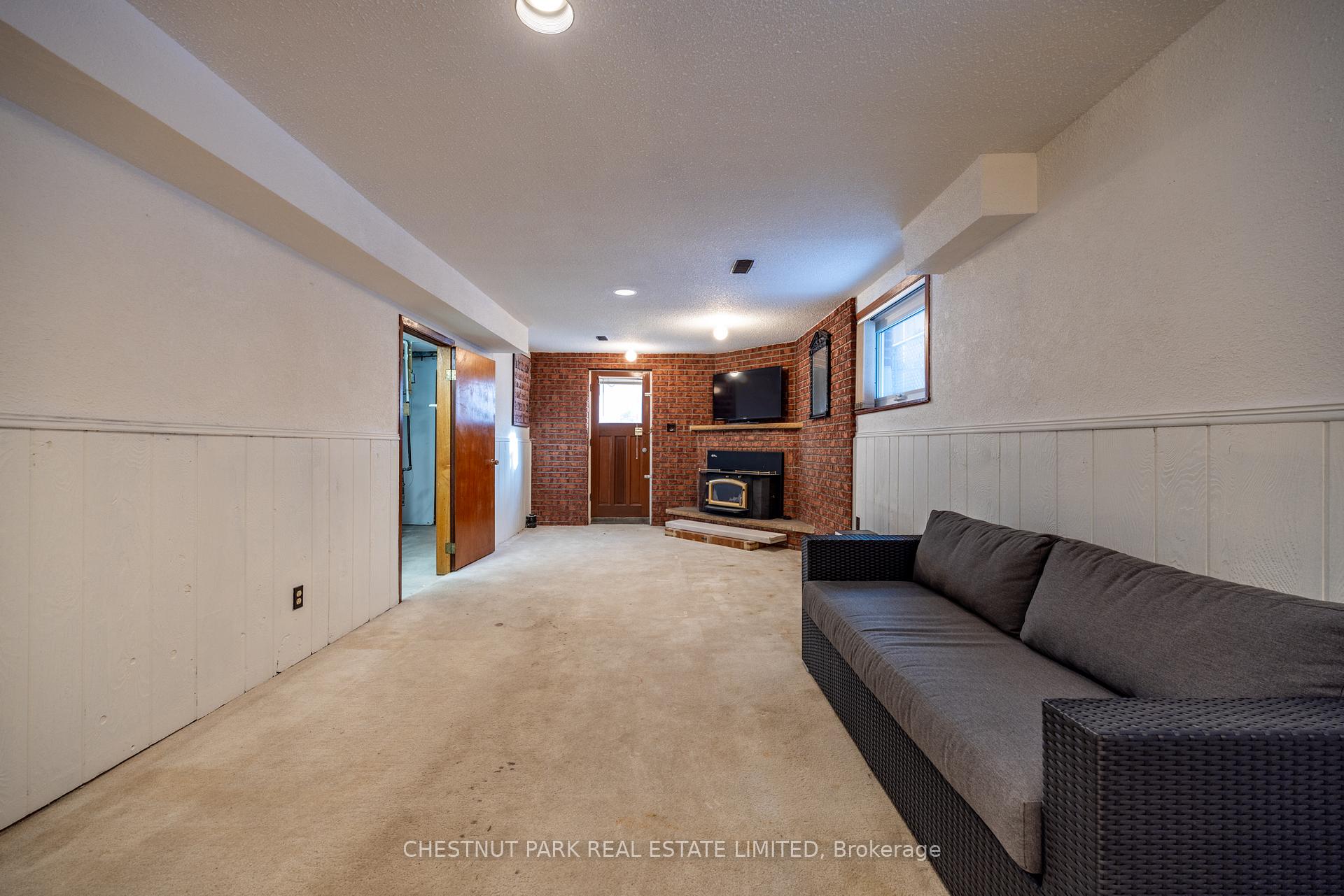 4 Bedroom Single Family Home/House's Image 38