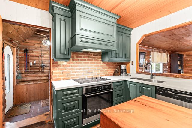 3 Bedroom Single Family Home/House's Image 8