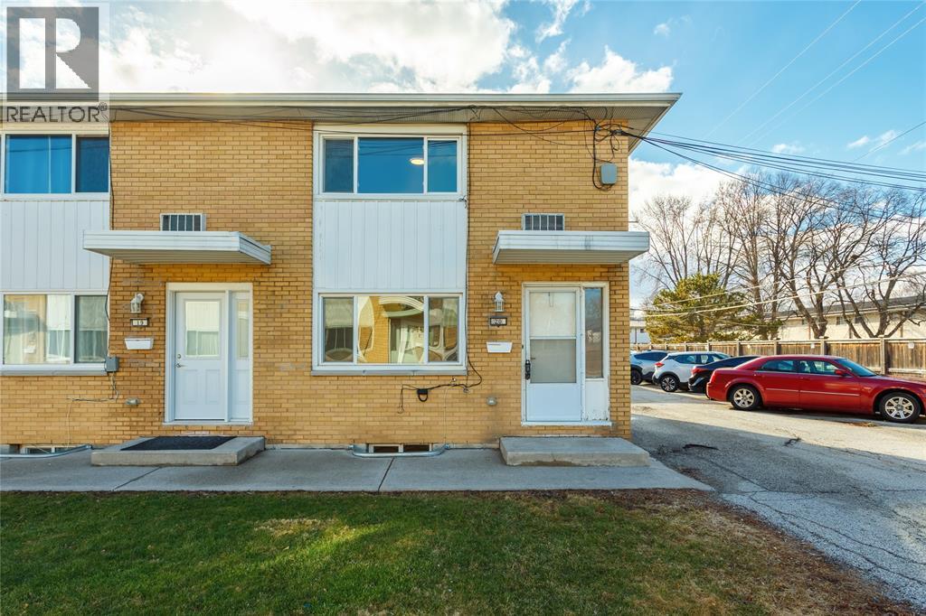 816 WELLINGTON STREET Unit# 20 Sarnia Ontario Canada Sale residential Linda Miller RE/MAX PRIME PROPERTIES UNIQUE GROUP, BROKERAGE