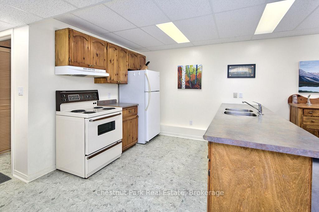 4 Bedroom Single Family Home/House's Image 35