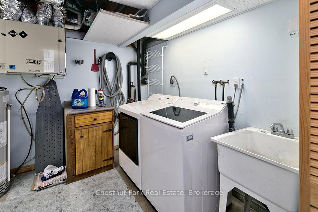 4 Bedroom Single Family Home/House's Image 43