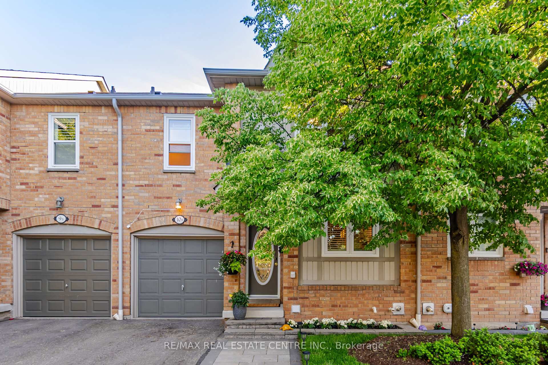10B - 5865 Dalebrook Crescent Mississauga Ontario Canada Sale residential Vik Mehmi RE/MAX Real Estate Centre Inc., Brokerage *