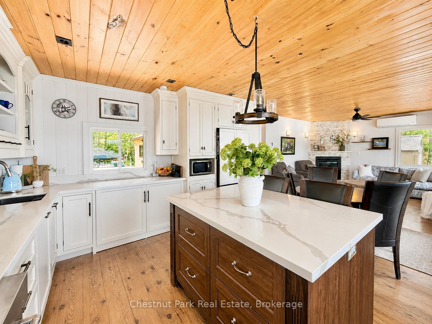 4 Bedroom Single Family Home/House's Image 4