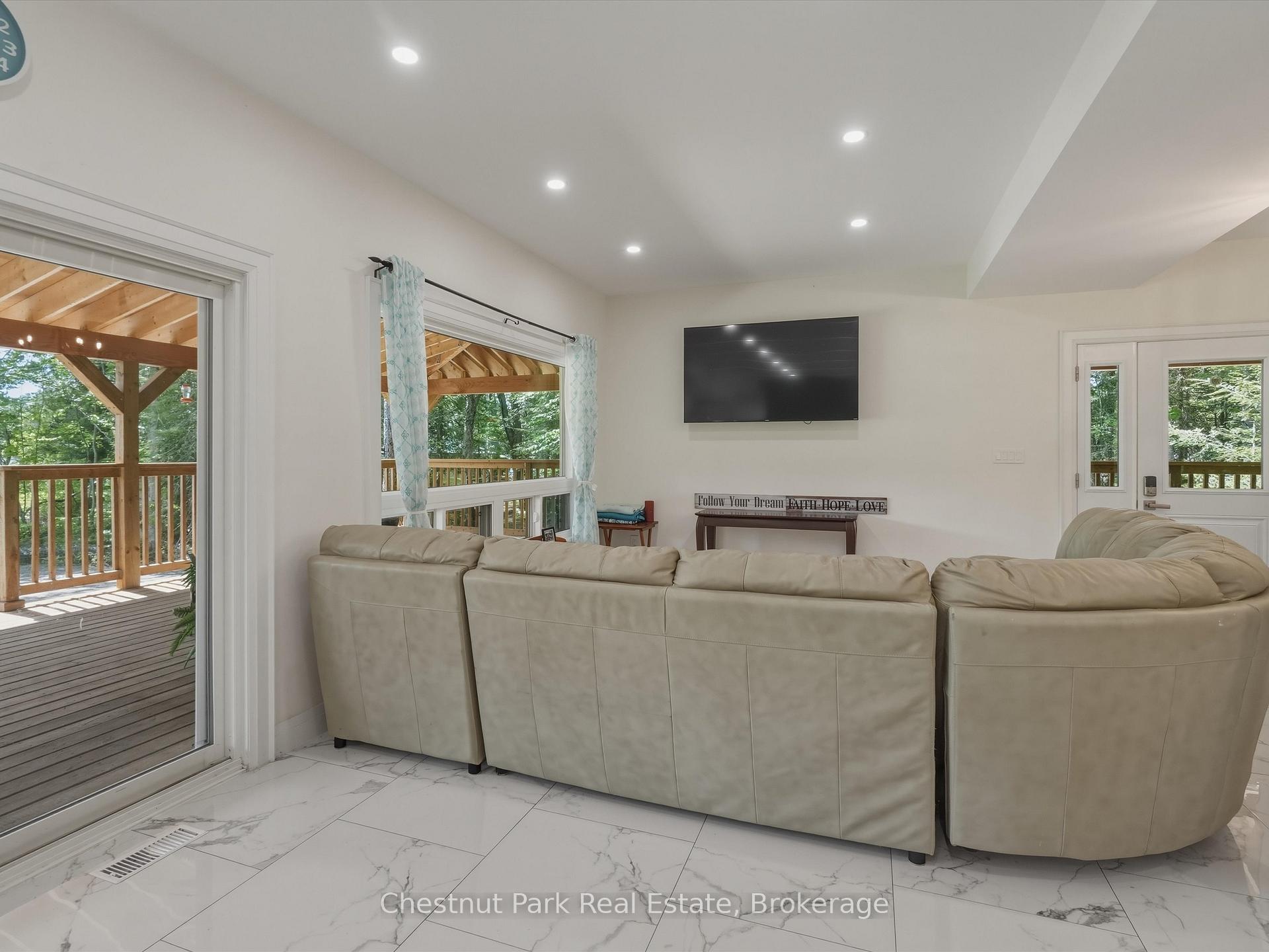 5 Bedroom Single Family Home/House's Image 7