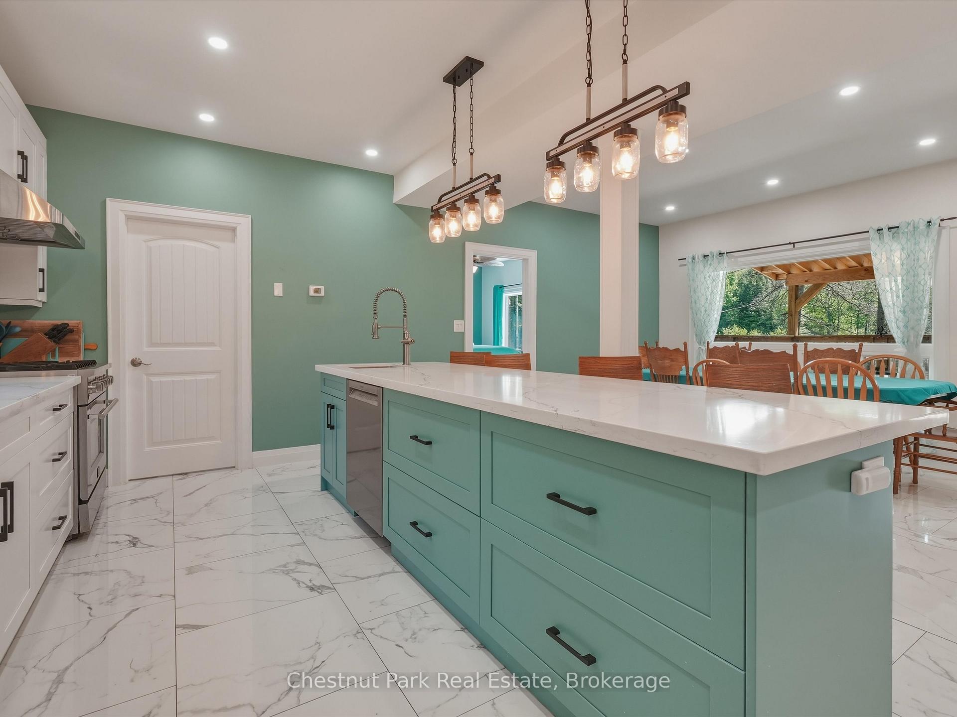 5 Bedroom Single Family Home/House's Image 10
