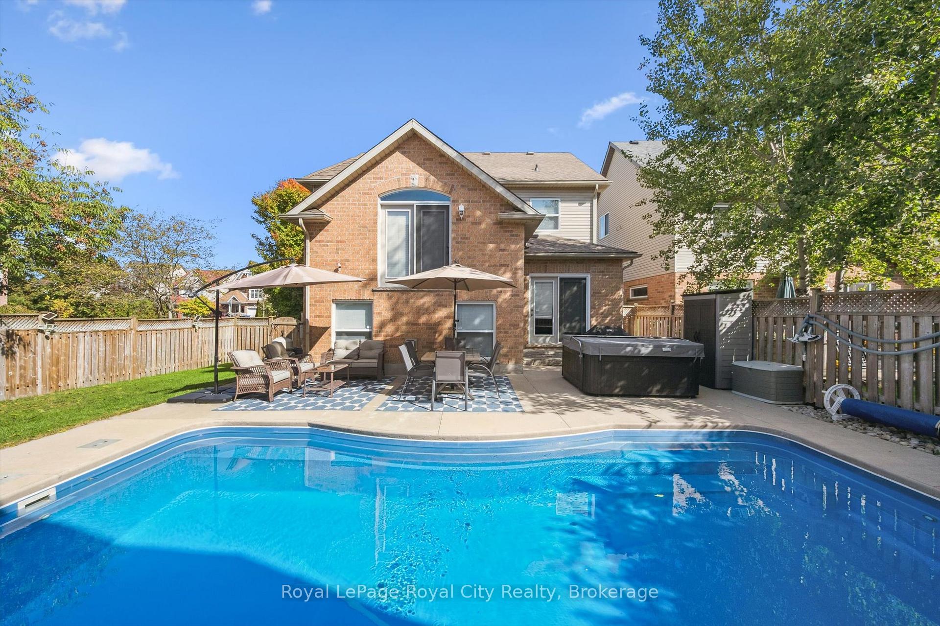 273 Carrington Drive Guelph Ontario Canada Sale residential Nasib Thind RE/MAX Real Estate Centre Inc., Brokerage*