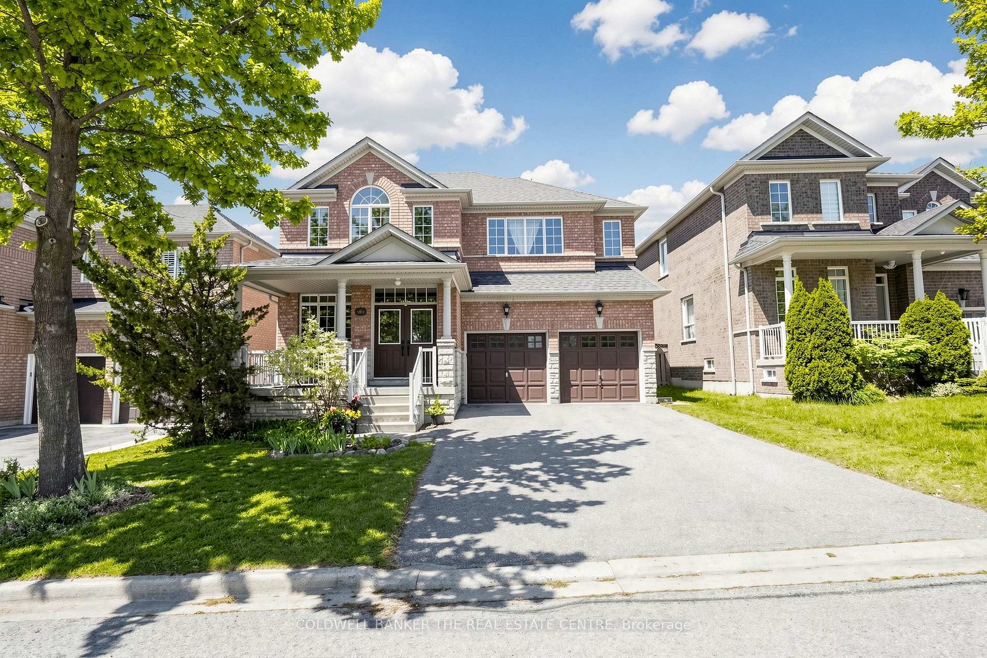 352 Coachwhip Trail Newmarket Ontario Canada Sale residential Rob Green Coldwell Banker The Real Estate Centre, Brokerage *
