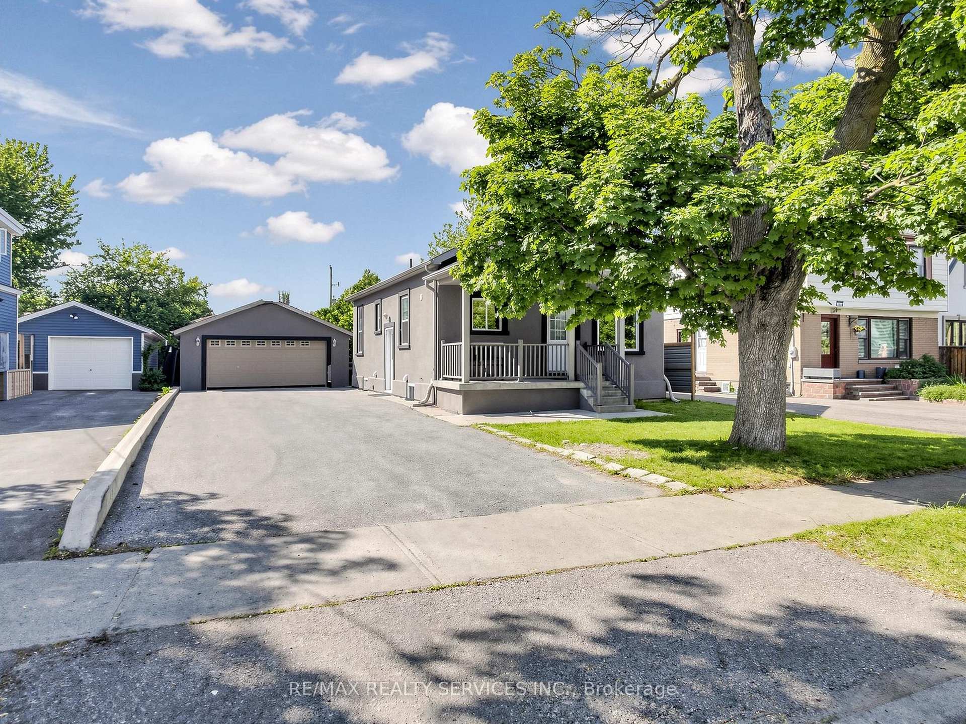 102 Woodward Avenue Brampton Ontario Canada Sale residential Gary Bhinder RE/MAX Realty Services Inc., Brokerage*