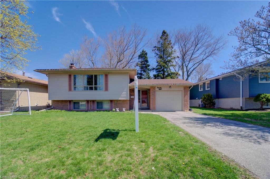 98 Shea Crescent Kitchener Ontario Canada Sale residential Trudi Leverette RE/MAX Twin City Realty Inc., Brokerage*