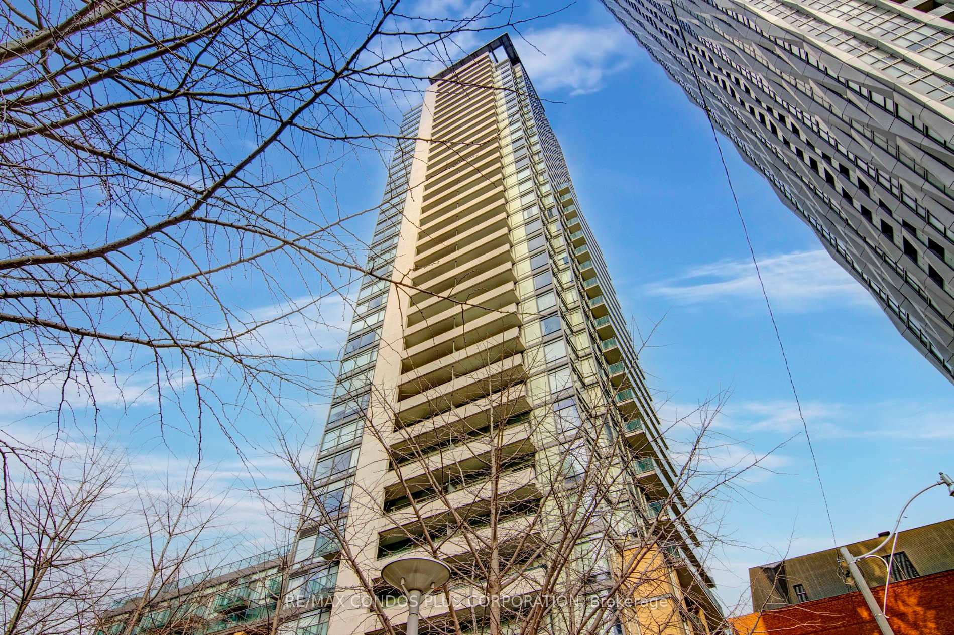 2505 - 18 Yorkville Avenue Toronto Ontario Canada Rent residential Kathryn Long RE/MAX Condos Plus Corp., Brokerage*
