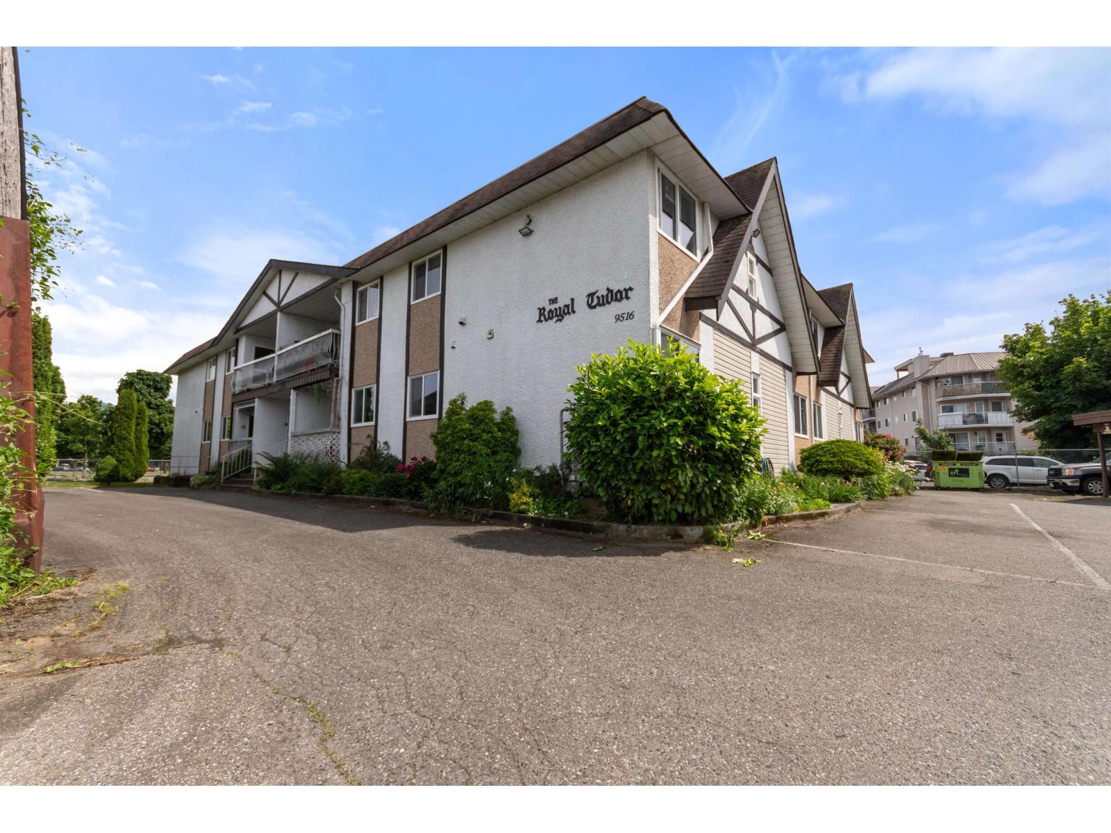 203 9516 ROTARY STREET|Chilliwac Chilliwack British Columbia Canada Sale residential Nadine Brunelle Pathway Executives Realty Inc.