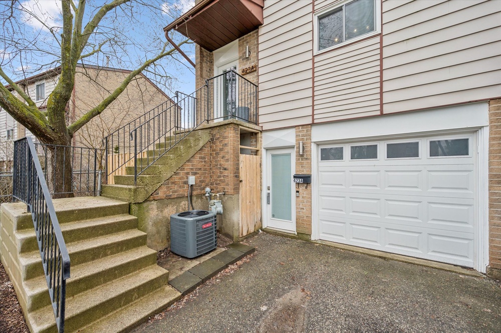 A - 423 Cadbury Court Waterloo Ontario Canada Rent residential Cari Hewick RE/MAX Solid Gold Realty (II) Ltd., Brokerage*