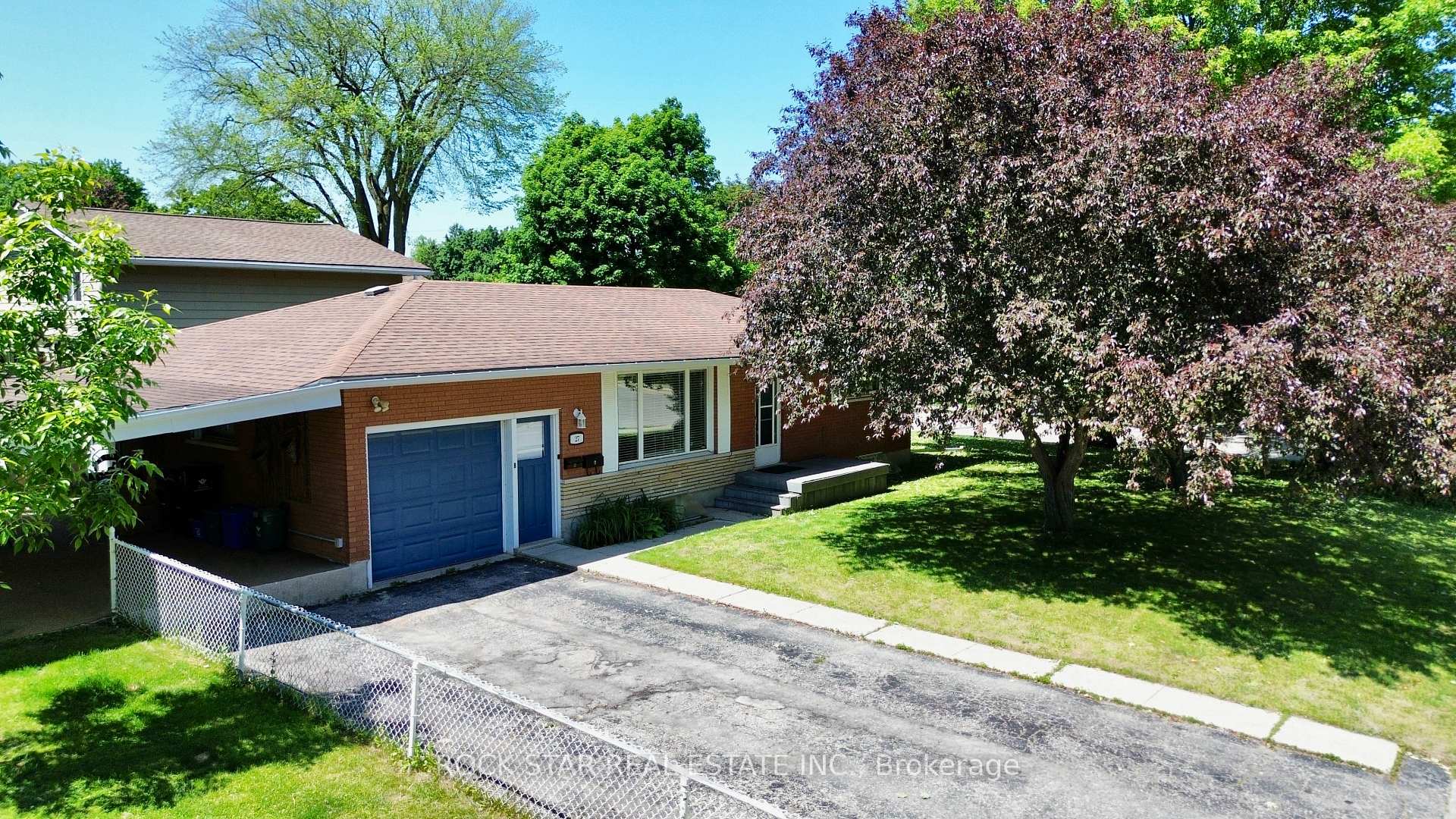 27 Elizabeth Street Cambridge Ontario Canada Sale residential Renee Blair Sotheby's International Realty Canada