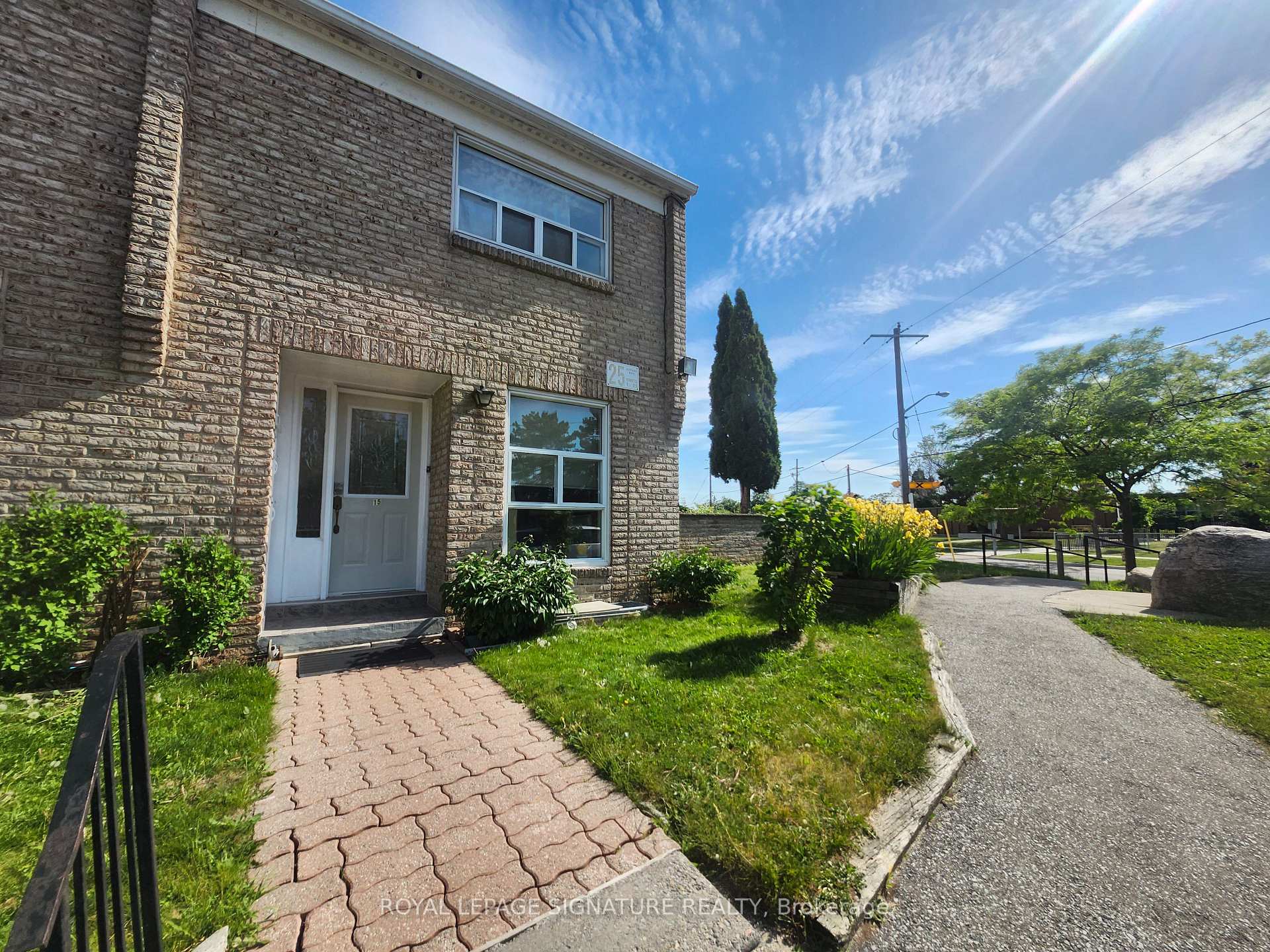 15 - 25 Gosford Boulevard Toronto Ontario Canada Sale residential Hany Adam Royal LePage Signature Realty, Brokerage