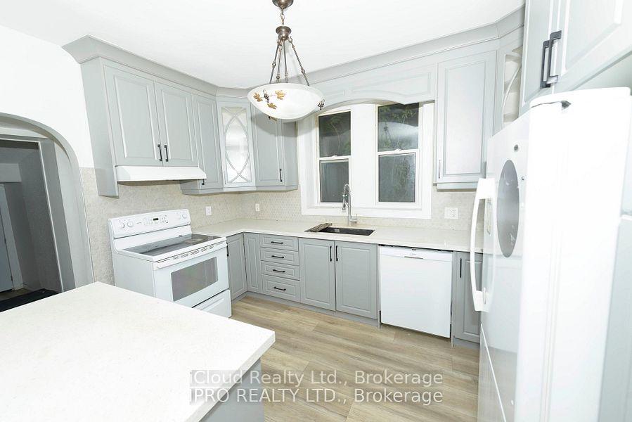 81 FLORENCE Avenue Kitchener Ontario Canada Sale commercial Jose Oscar Goncalves & Maria Domingues iCloud Realty Ltd. 