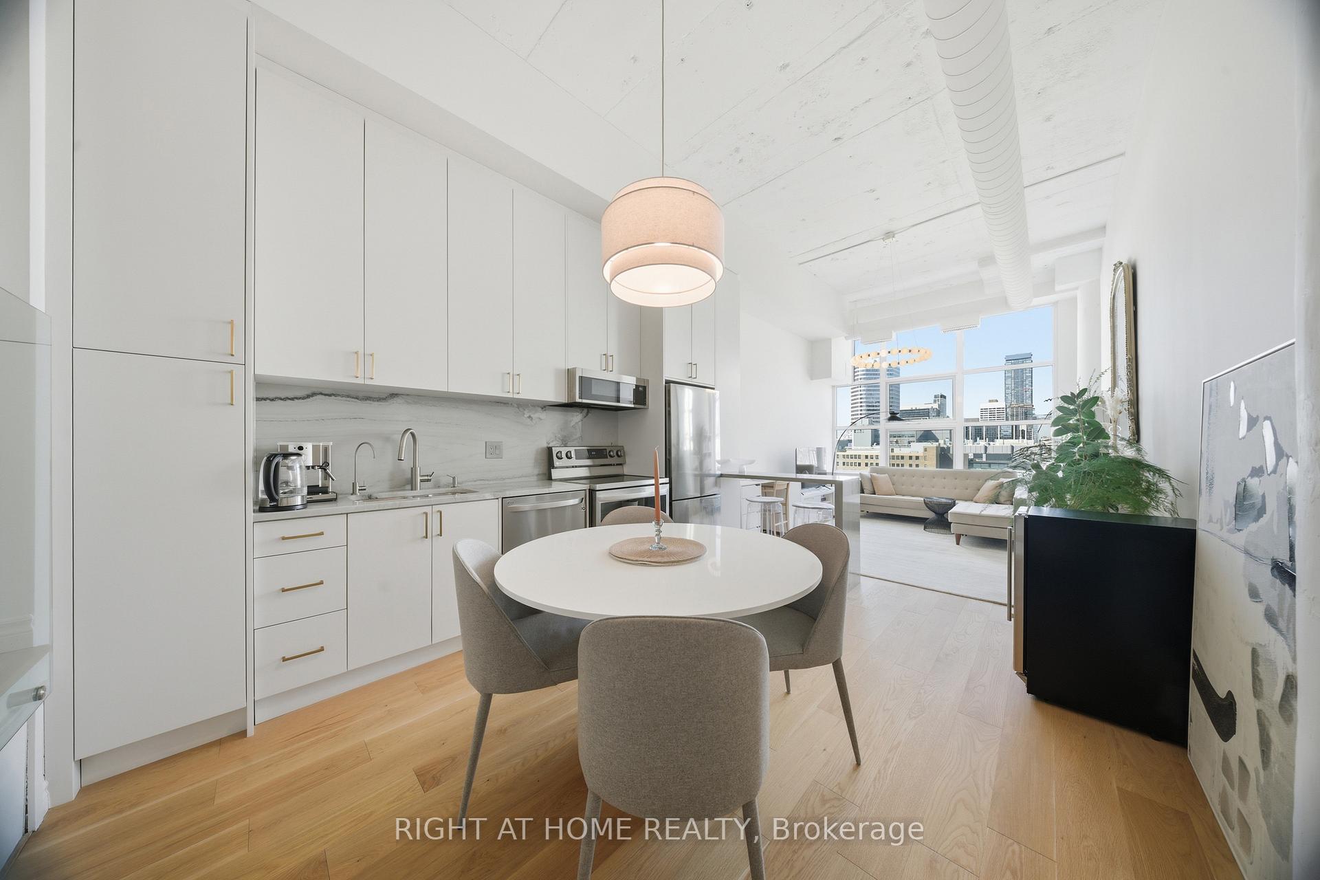 1011 - 155 Dalhousie Street Toronto Ontario Canada Rent residential Jason Saxe Right at Home Realty, Brokerage*