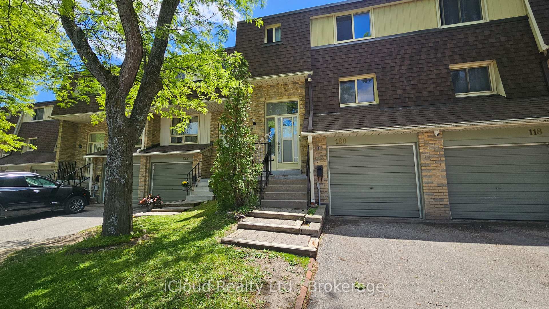 120 - 371 Orton Park Road Toronto Ontario Canada Sale residential Jose Oscar Goncalves & Maria Domingues iCloud Realty Ltd. 