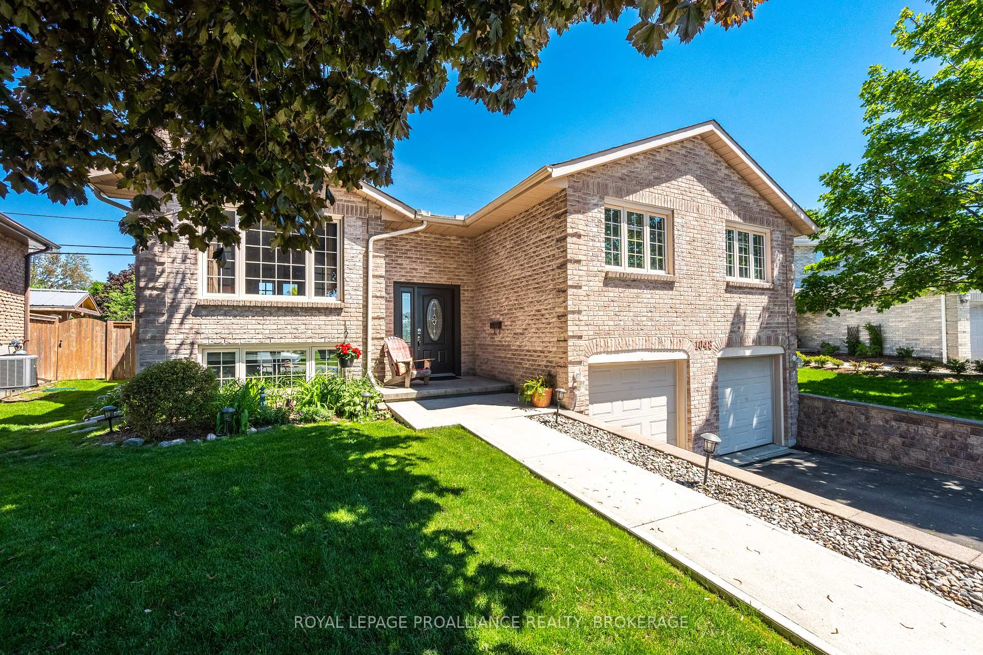 1048 Palmerston Crescent Kingston Ontario Canada Sale residential TEAM TALLEN Royal LePage Proalliance Realty, Brokerage