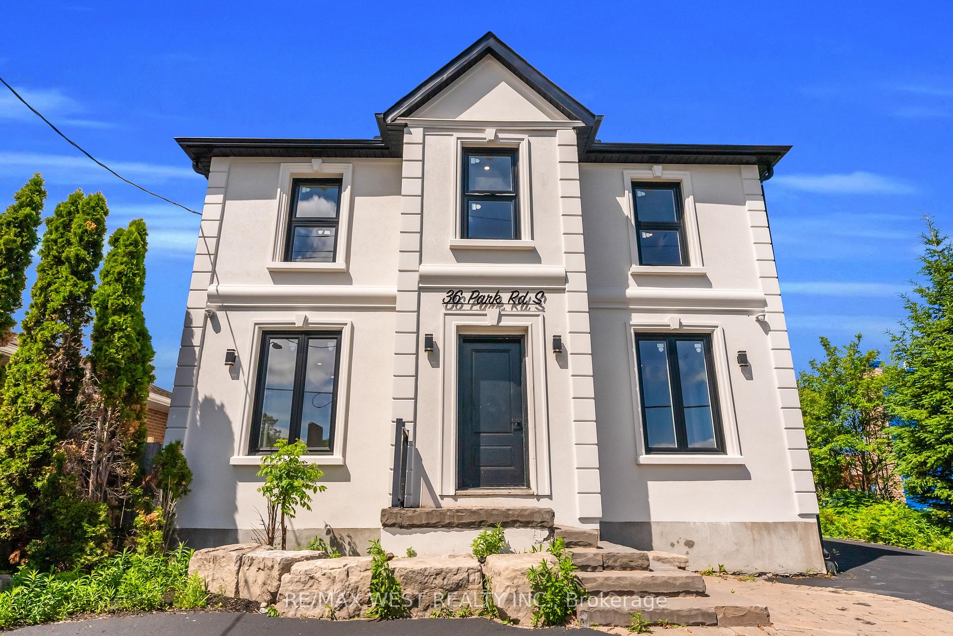 36 Park Road S Oshawa Ontario Canada Sale commercial Helen Nioras RE/MAX West Realty Inc., Brokerage *