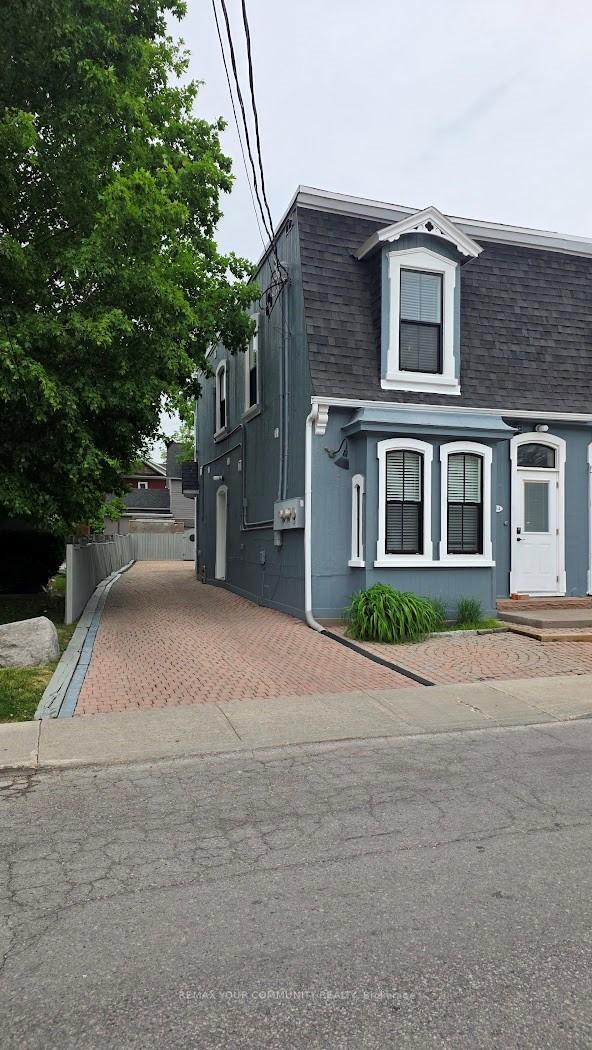 10 Centre Street Markham Ontario Canada Lease commercial Maryam Beygi Re/Max Your Community Realty, Brokerage *