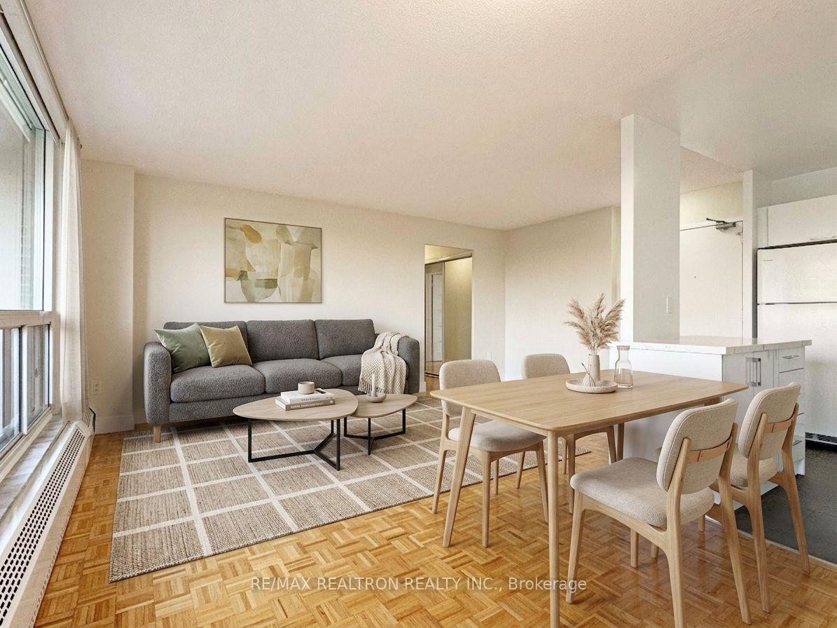 710 - 666 Spadina Avenue Toronto Ontario Canada Rent residential Steven Maislin RE/MAX Realtron Realty Inc., Brokerage*