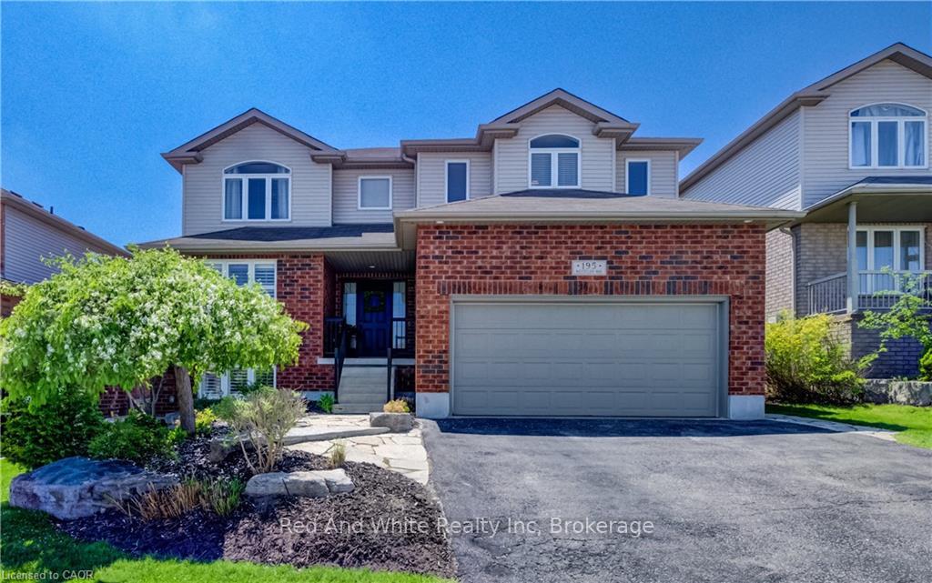 195 Westcliff Way Cambridge Ontario Canada Sale residential Rob Mansour Red & White Realty Brokerage
