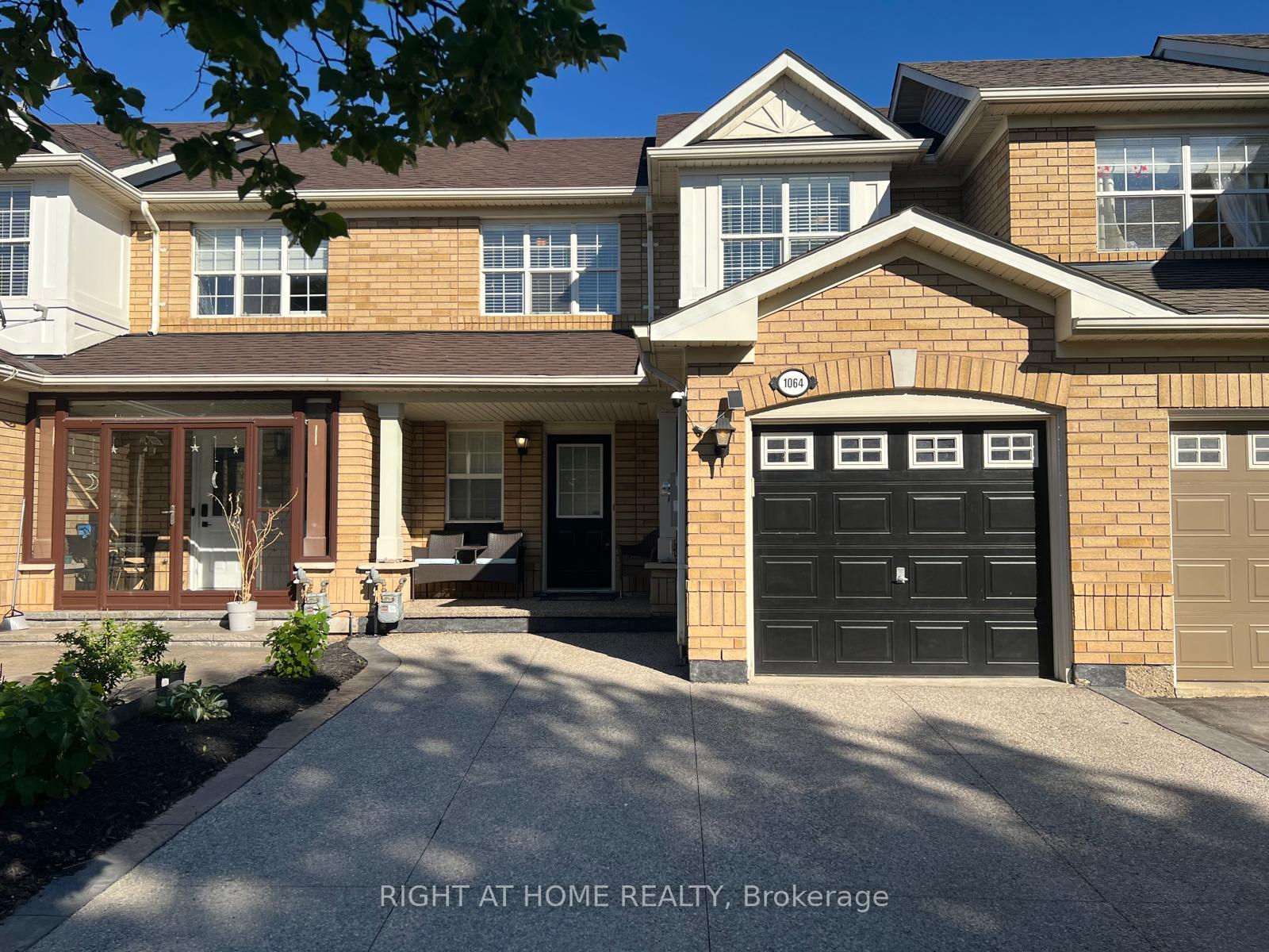 1064 BARCLAY Circle Milton Ontario Canada Sale residential Guido Bernal Right at Home Realty, Brokerage*