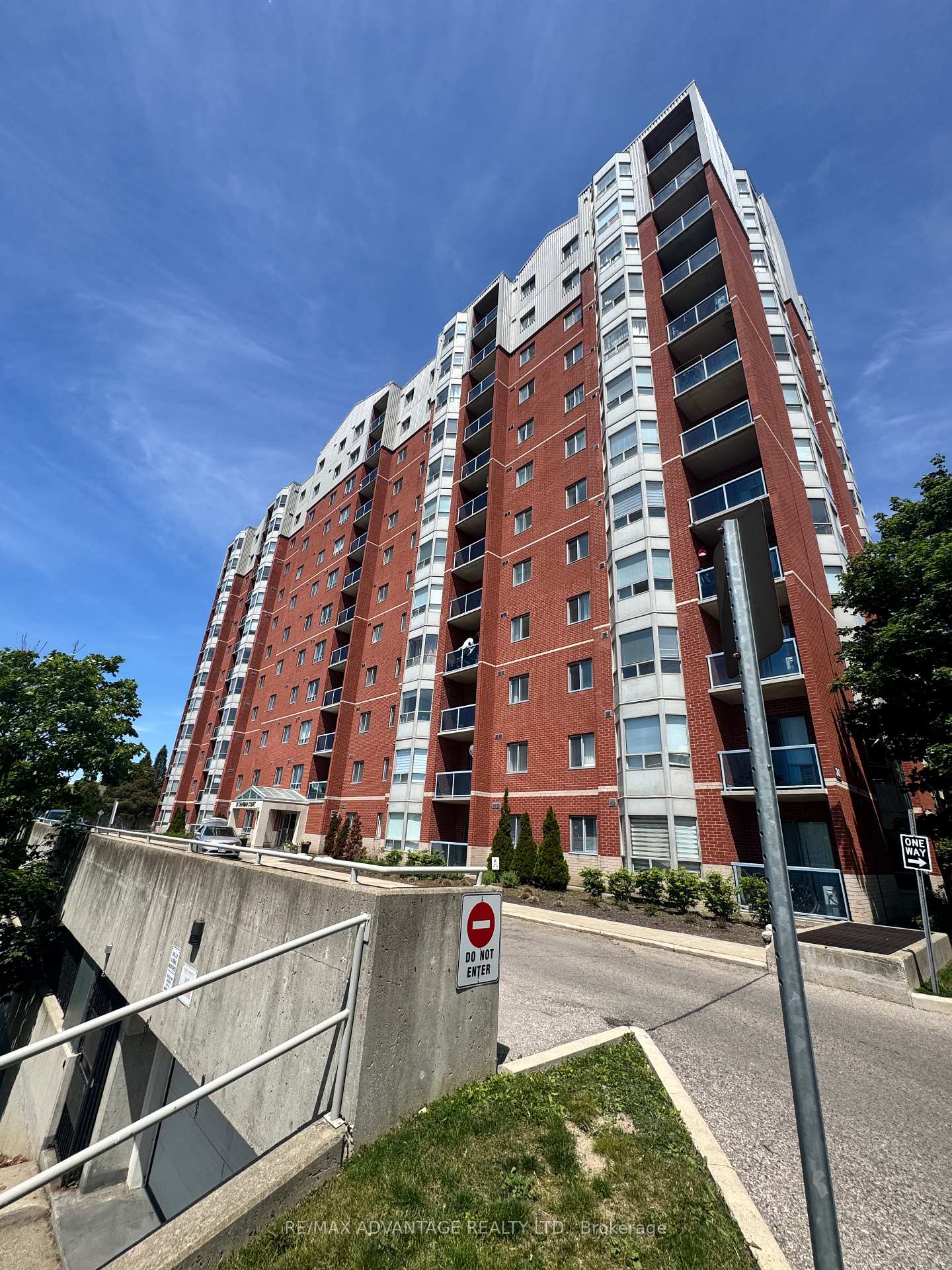 607 - 30 Chapman Court London North Ontario Canada Sale residential Mike Van Steensel RE/MAX Advantage Realty Ltd., Brokerage*