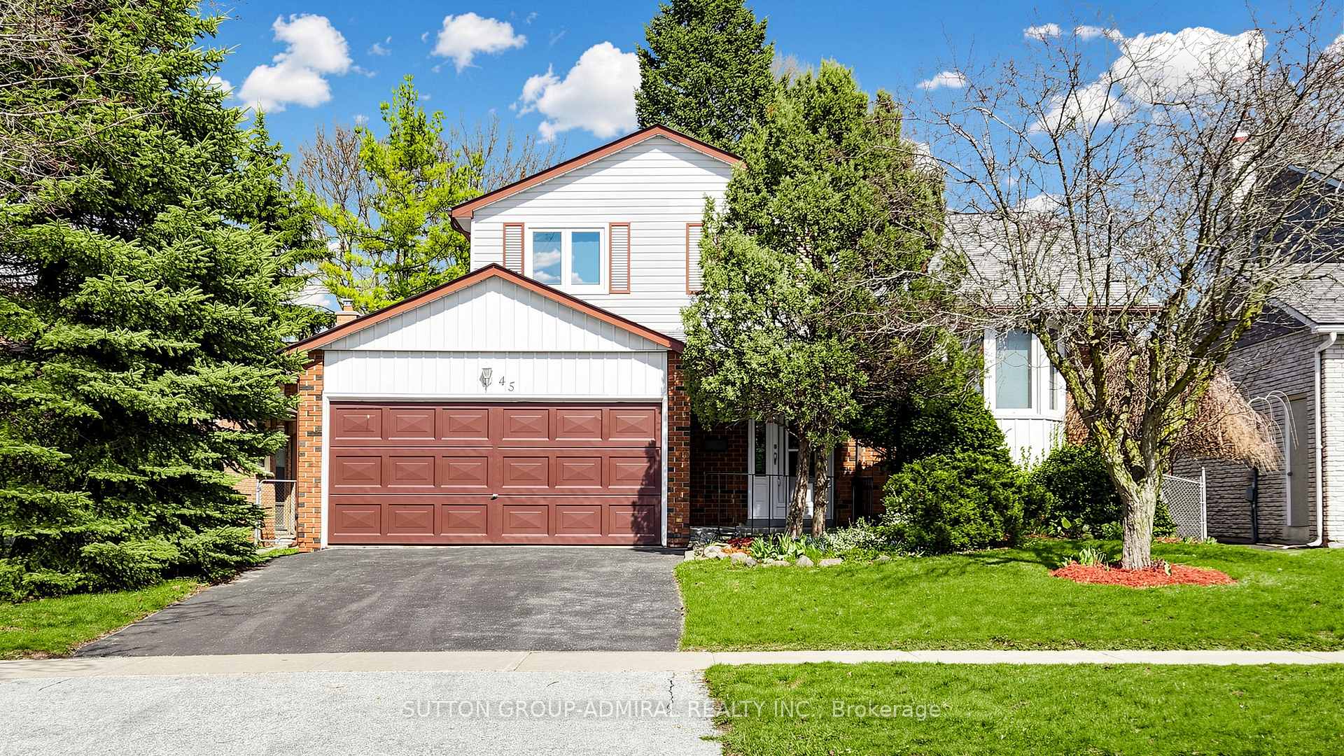 45 Howlett Avenue Newmarket Ontario Canada Sold residential Danielle Levy Sutton Group-Admiral Realty Inc., Brokerage *