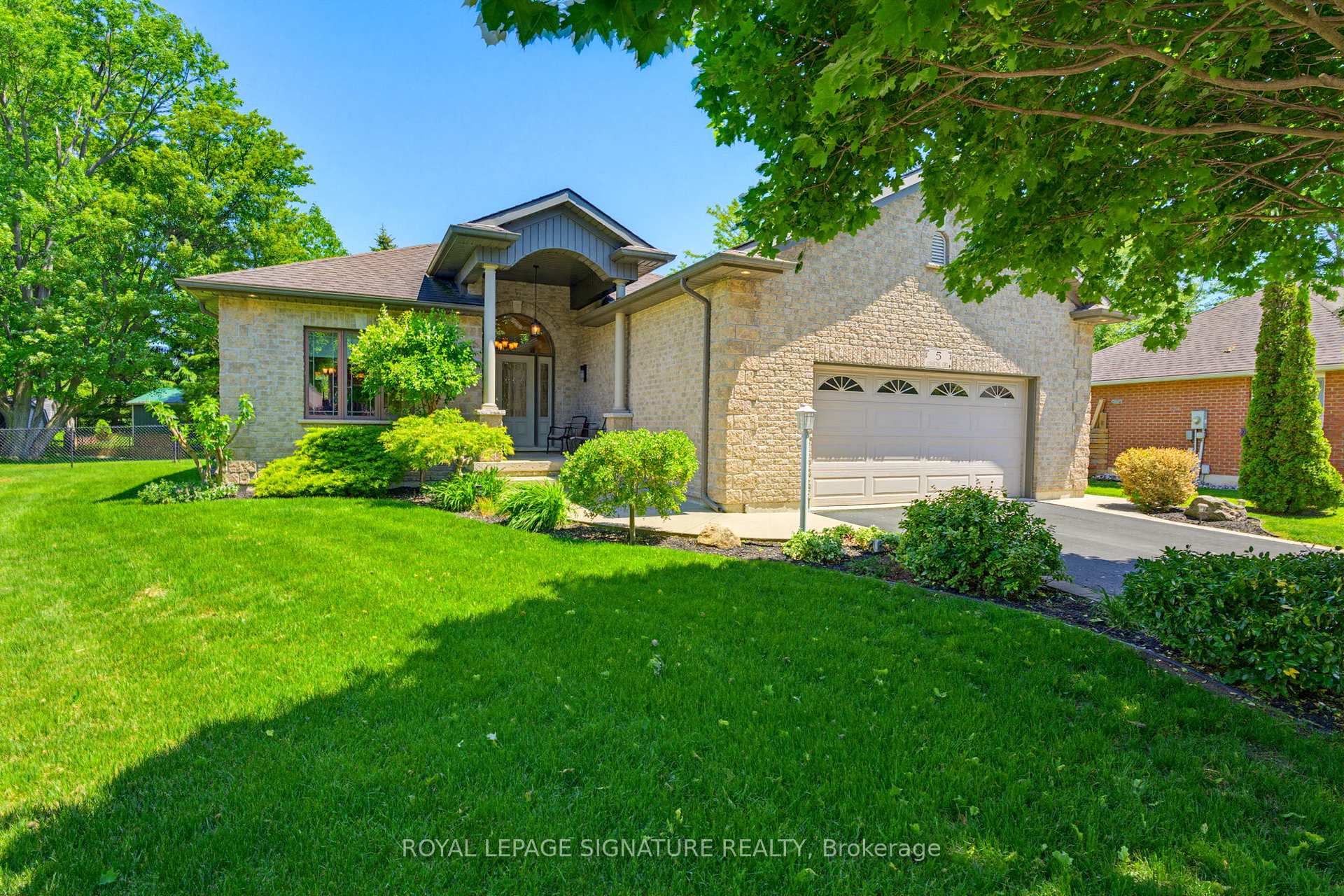 5 Coastal Court Norfolk Ontario Canada Sale residential Maya Garg Royal LePage Signature Realty, Brokerage