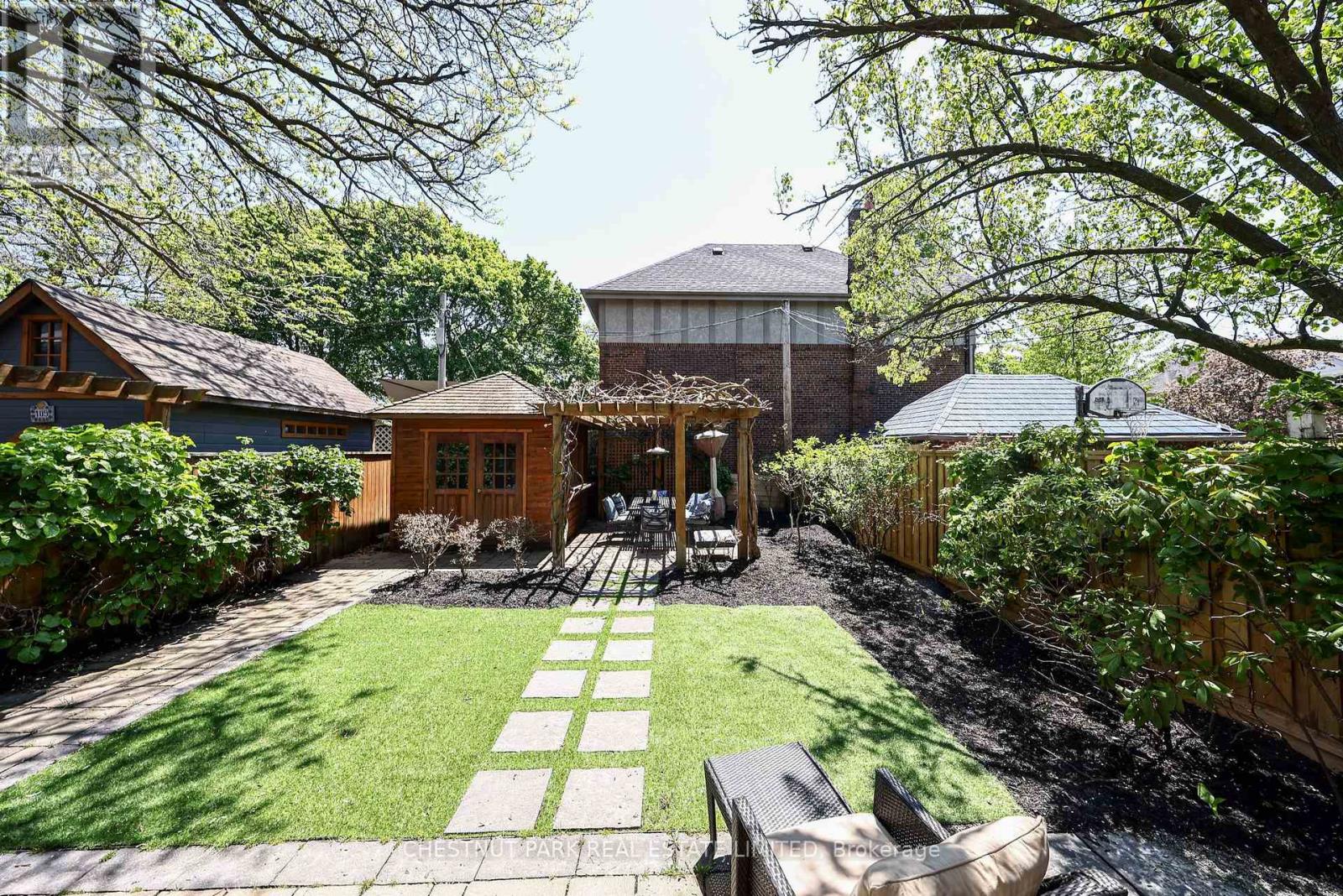 5 Bedroom Single Family Home/House's Image 43