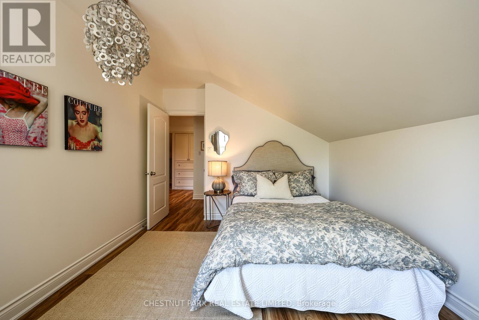 5 Bedroom Single Family Home/House's Image 33
