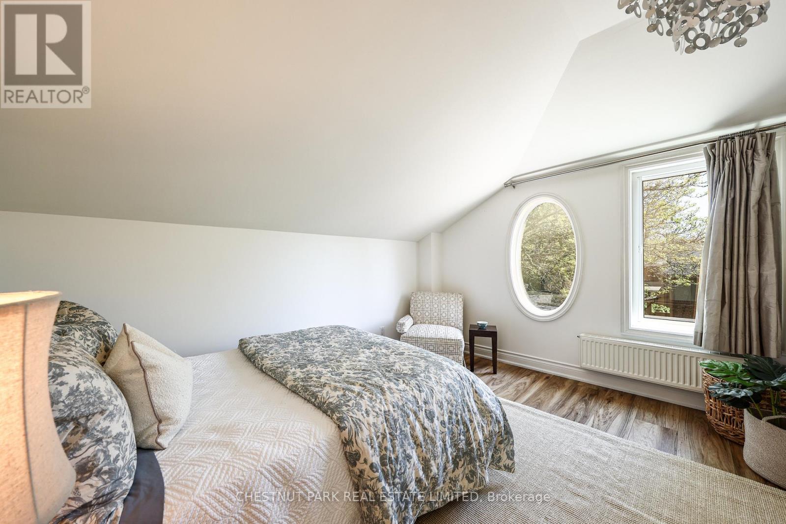 5 Bedroom Single Family Home/House's Image 32