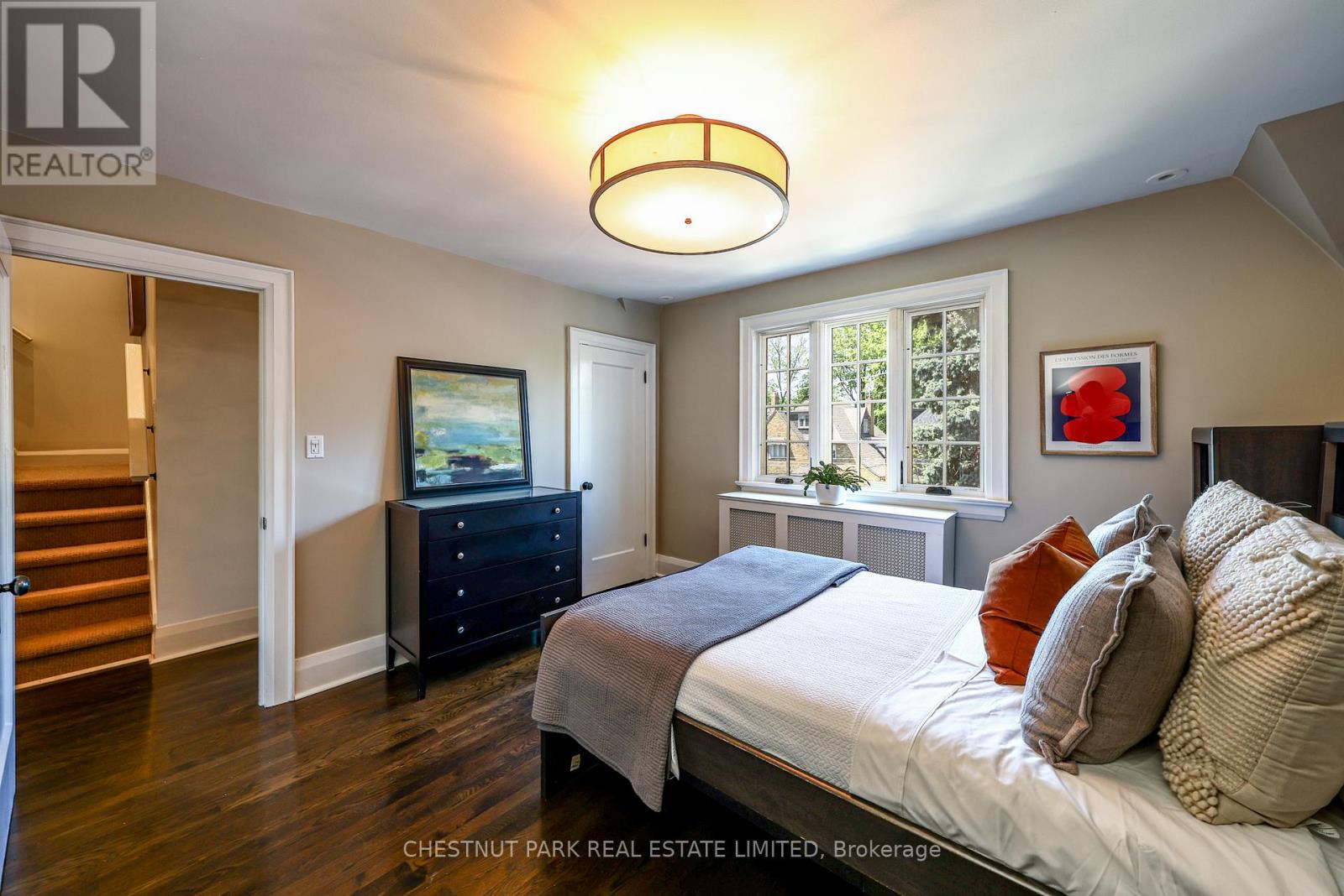 5 Bedroom Single Family Home/House's Image 27