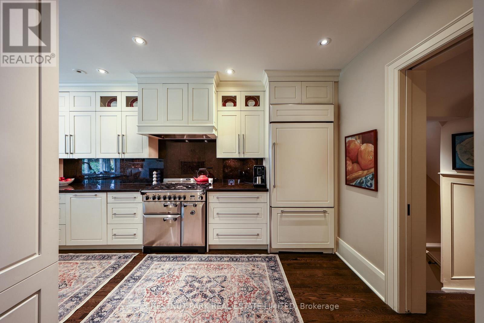 5 Bedroom Single Family Home/House's Image 15