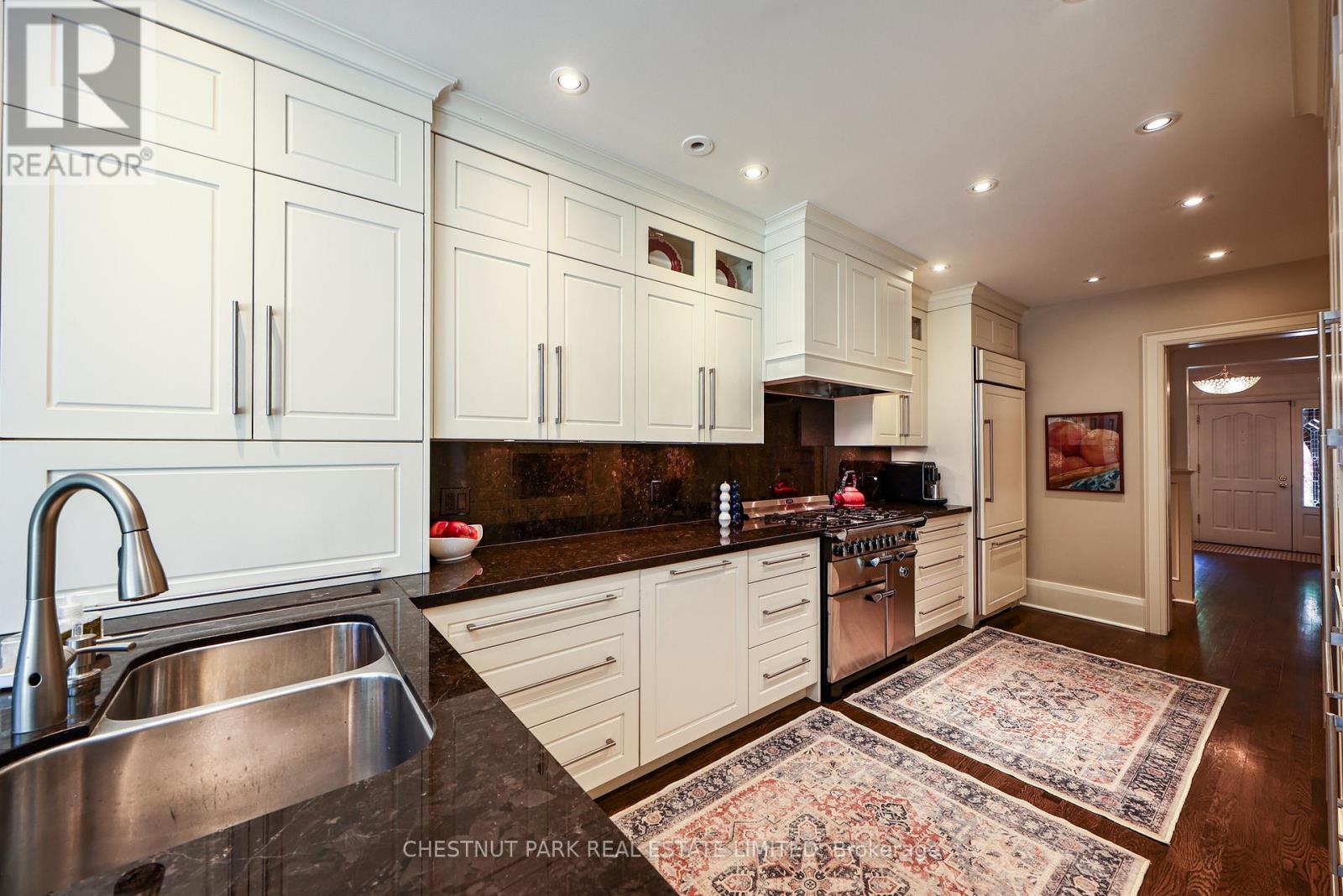 5 Bedroom Single Family Home/House's Image 14