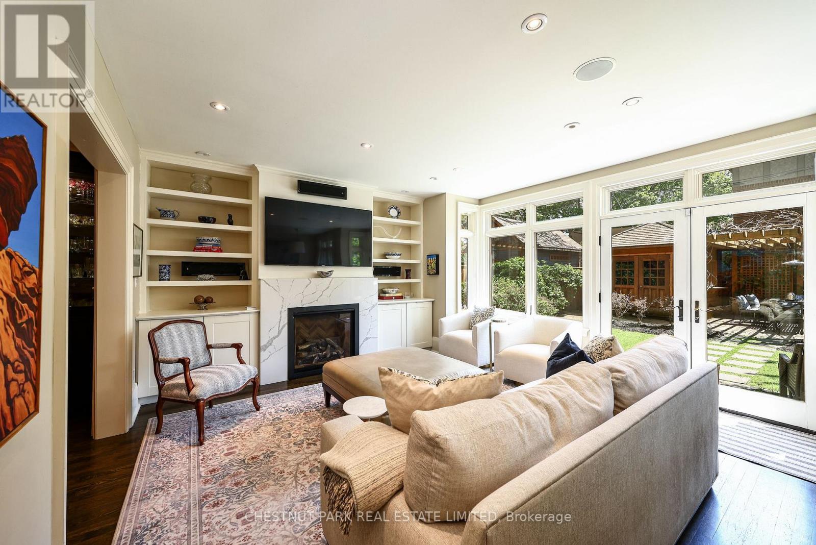 5 Bedroom Single Family Home/House's Image 11