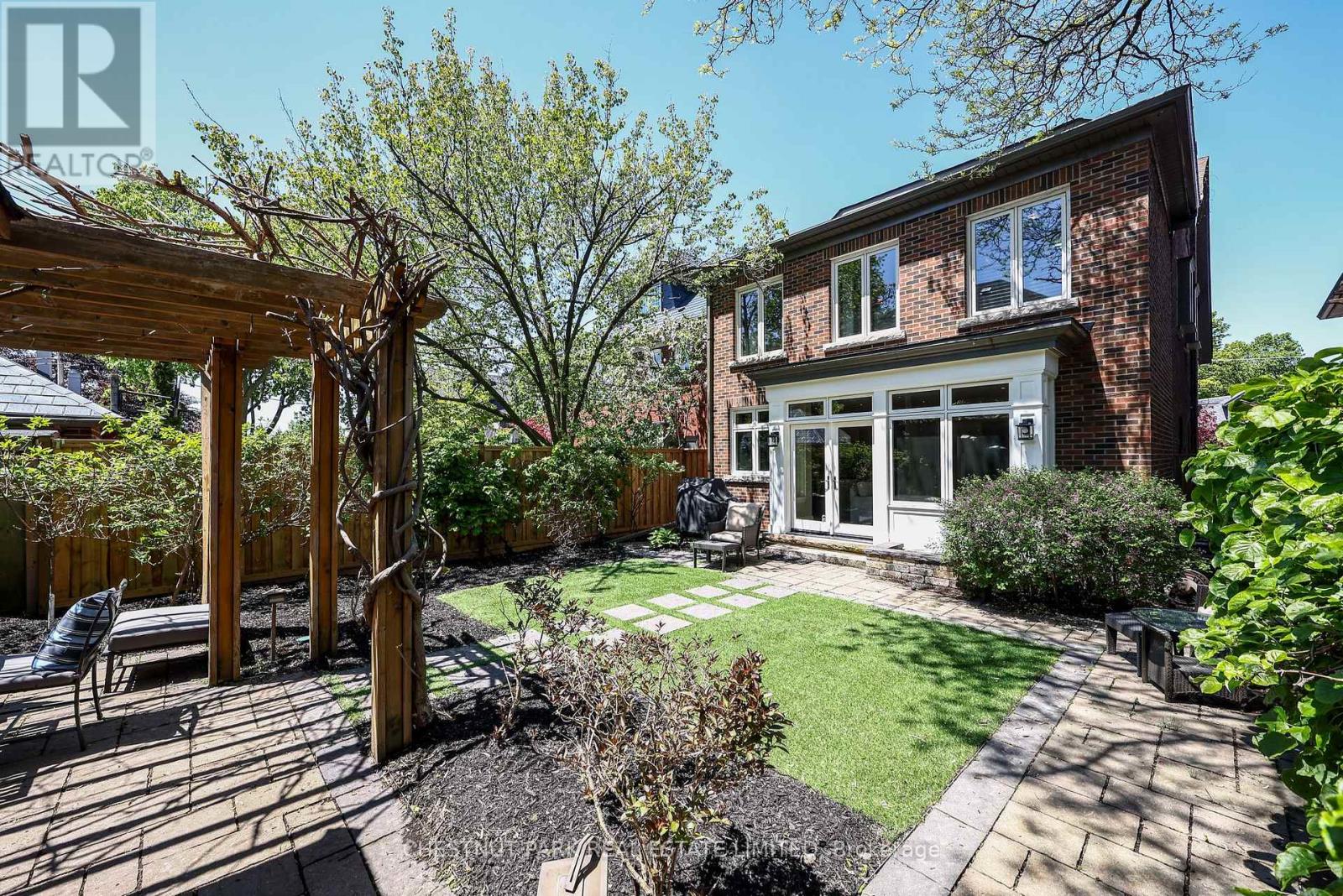 5 Bedroom Single Family Home/House's Image 44