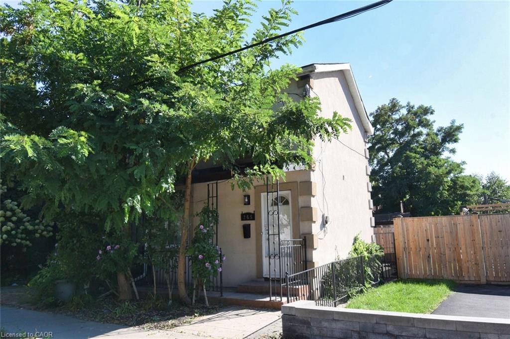 265 Hunter Street W Hamilton Ontario Canada Sale residential Lisa Botelho Realty Network 100 Inc., Brokerage *