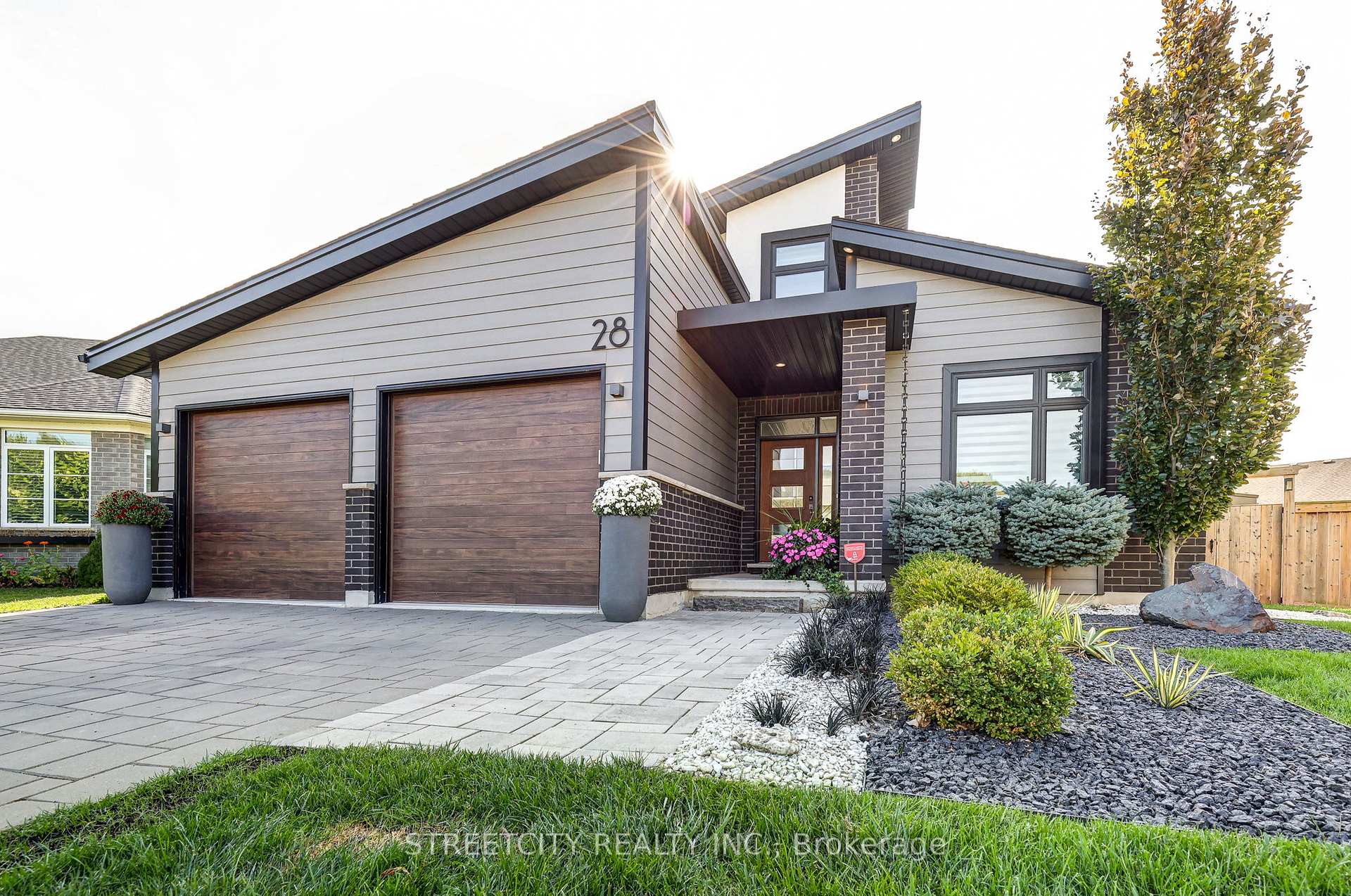 28 Martingale Terrace St. Thomas Ontario Canada Sale residential Frank Pontes STREETCITY REALTY INC., BROKERAGE*