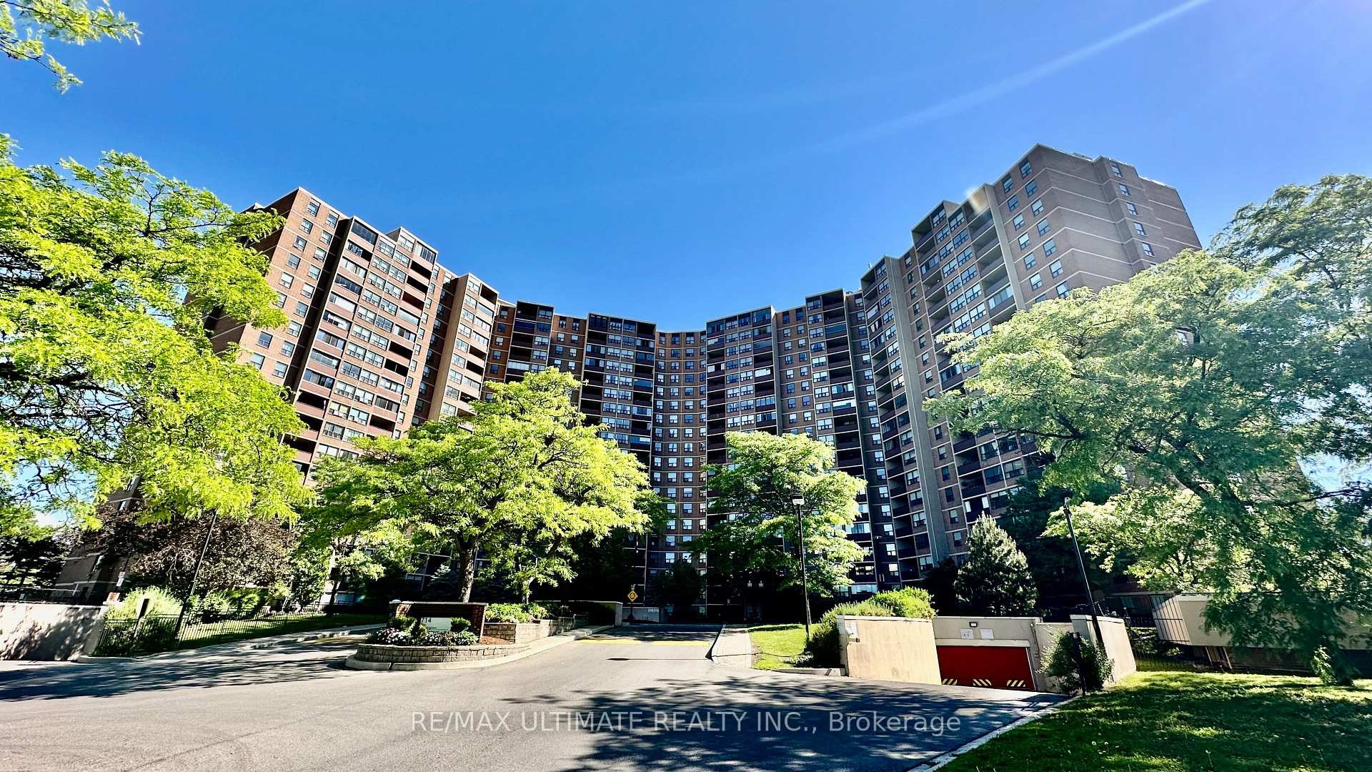 1710 - 714 The West Mall Toronto Ontario Canada Rent residential Gilbert Lopes RE/MAX Ultimate Realty, Brokerage *