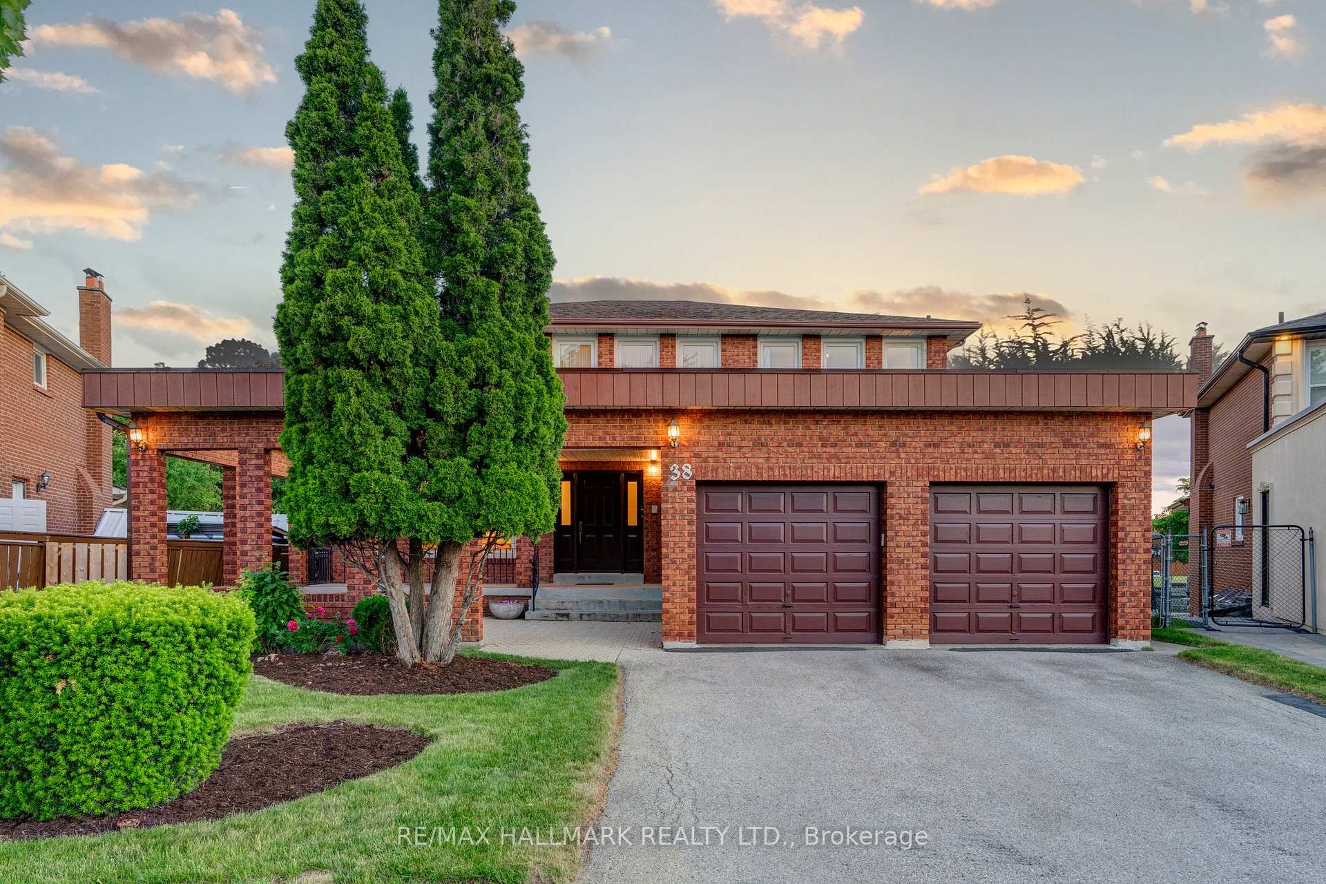 38 Elmartin Drive Toronto Ontario Canada Sale residential Daryl King RE/MAX Hallmark Realty Ltd., Brokerage*