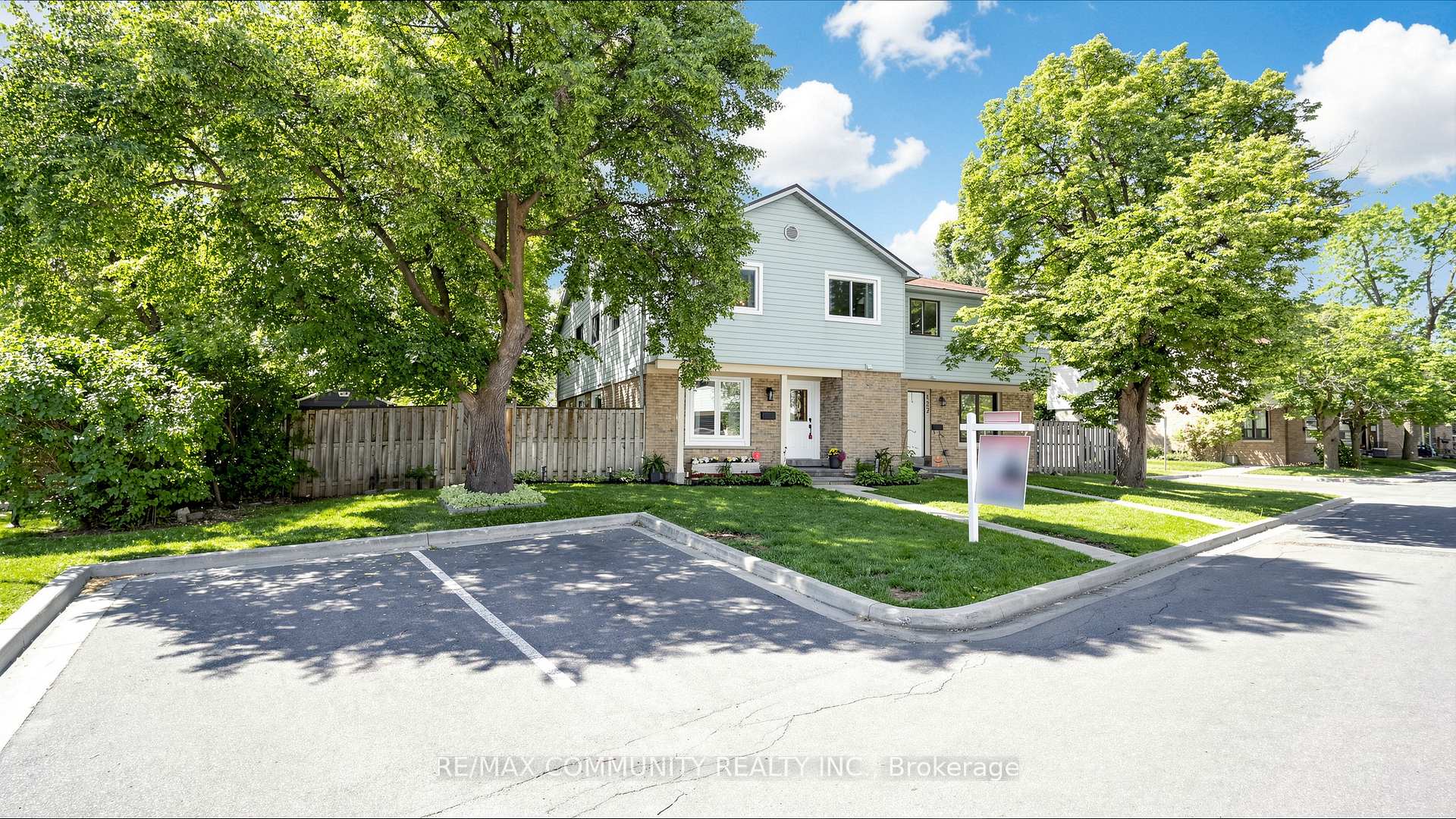 126 - 6540 Falconer Drive Mississauga Ontario Canada Sale residential Cliff Barron RE/MAX Real Estate Centre, Inc., Brokerage *