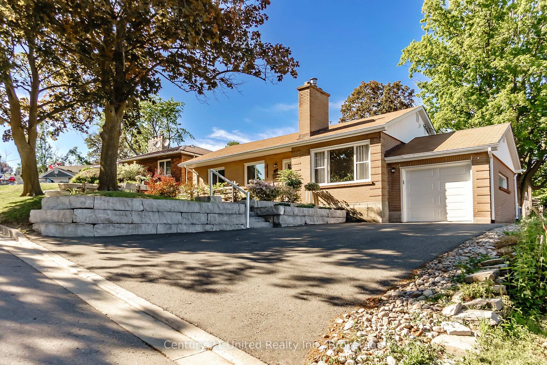 682 Victory Crescent Peterborough Ontario Canada Sale residential TRUDY WILSON RE/MAX Eastern Realty Inc. Brokerage*