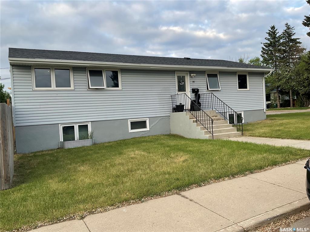 302 Dunlop STREET Saskatoon Saskatchewan Canada Sale residential Shaun Renneberg Realty Executives Saskatoon