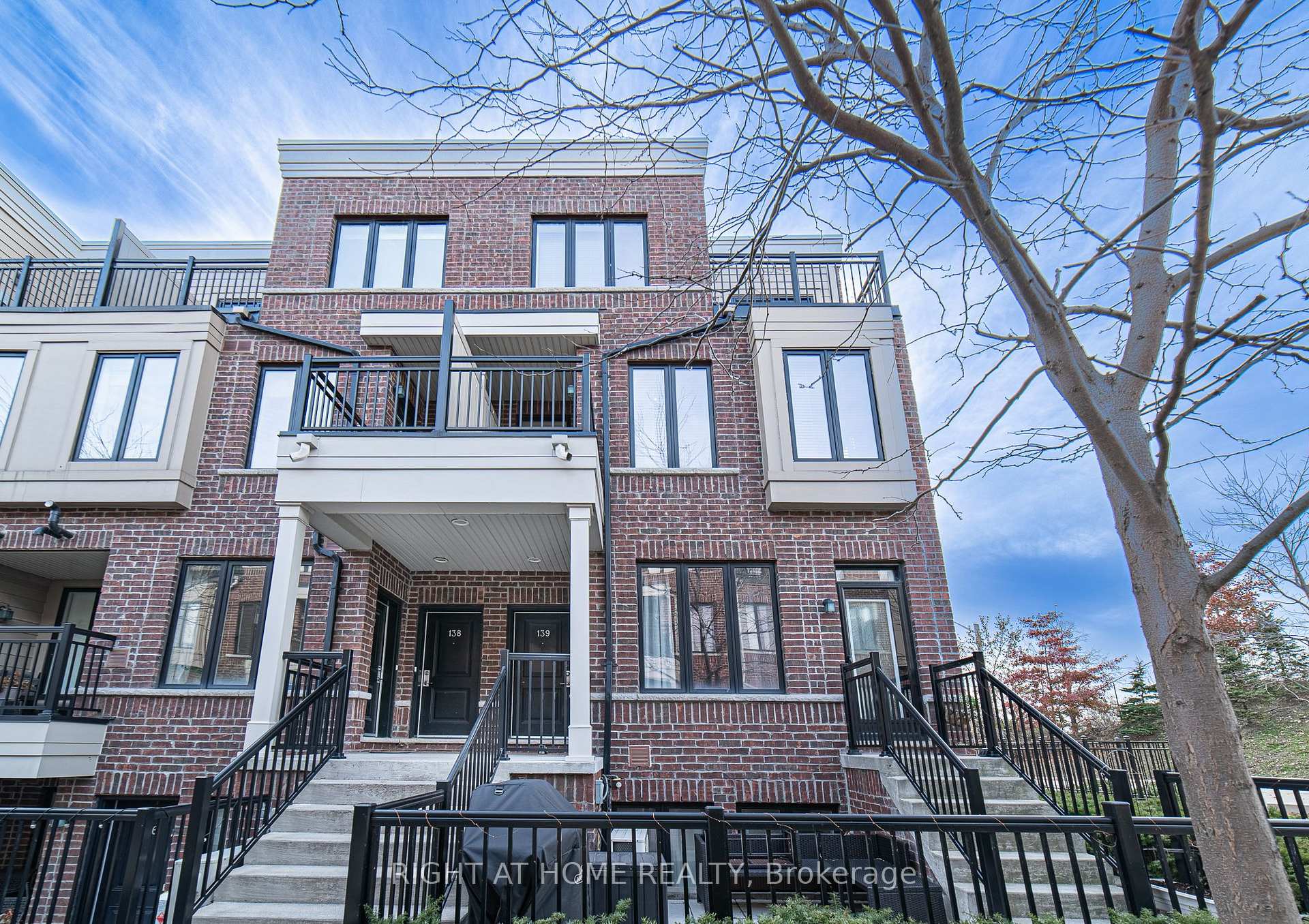 139 - 50 Carnation Avenue Toronto Ontario Canada Rent residential Lee Grandchamp Ermir Kape Right at Home Realty, Brokerage*