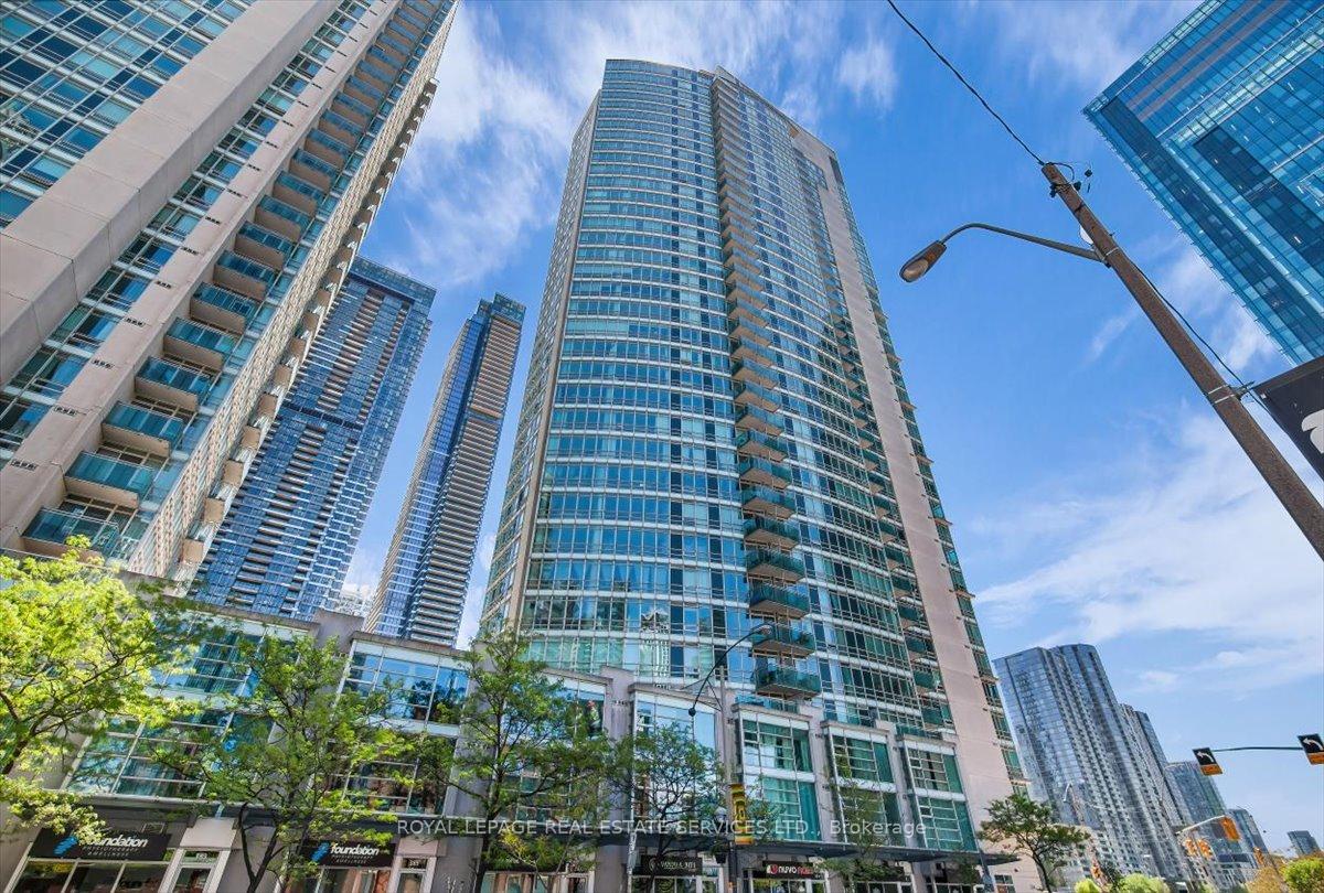 911 - 397 Front Street W Toronto Ontario Canada Sale residential Veronica Varela ROYAL LEPAGE SECURITY REAL ESTATE, BROKERAGE*