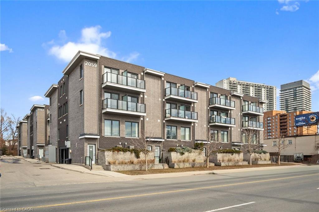 40 - 2059 Weston Road Toronto Ontario Canada Sale residential Money Sandhu Money Max Realty Ltd.
